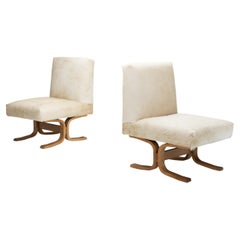 Paar Pantoffelstühle aus cremefarbenem Ponyskin, Europa 1960er Jahre