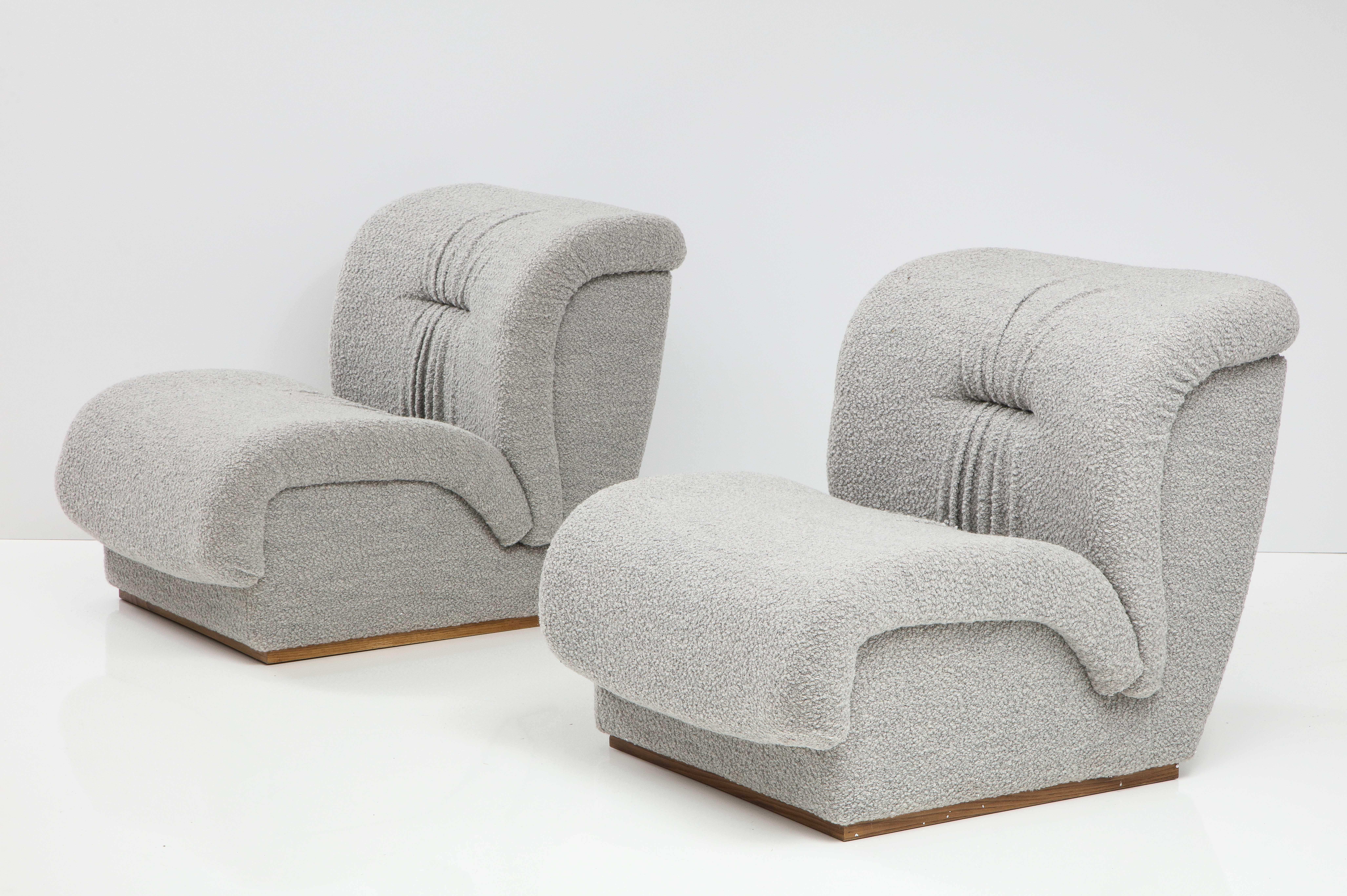 Pair of Slipper Lounge Chairs in Grey Boucle by Doimo Salotti, Italy, circa 1970 In Good Condition For Sale In New York, NY