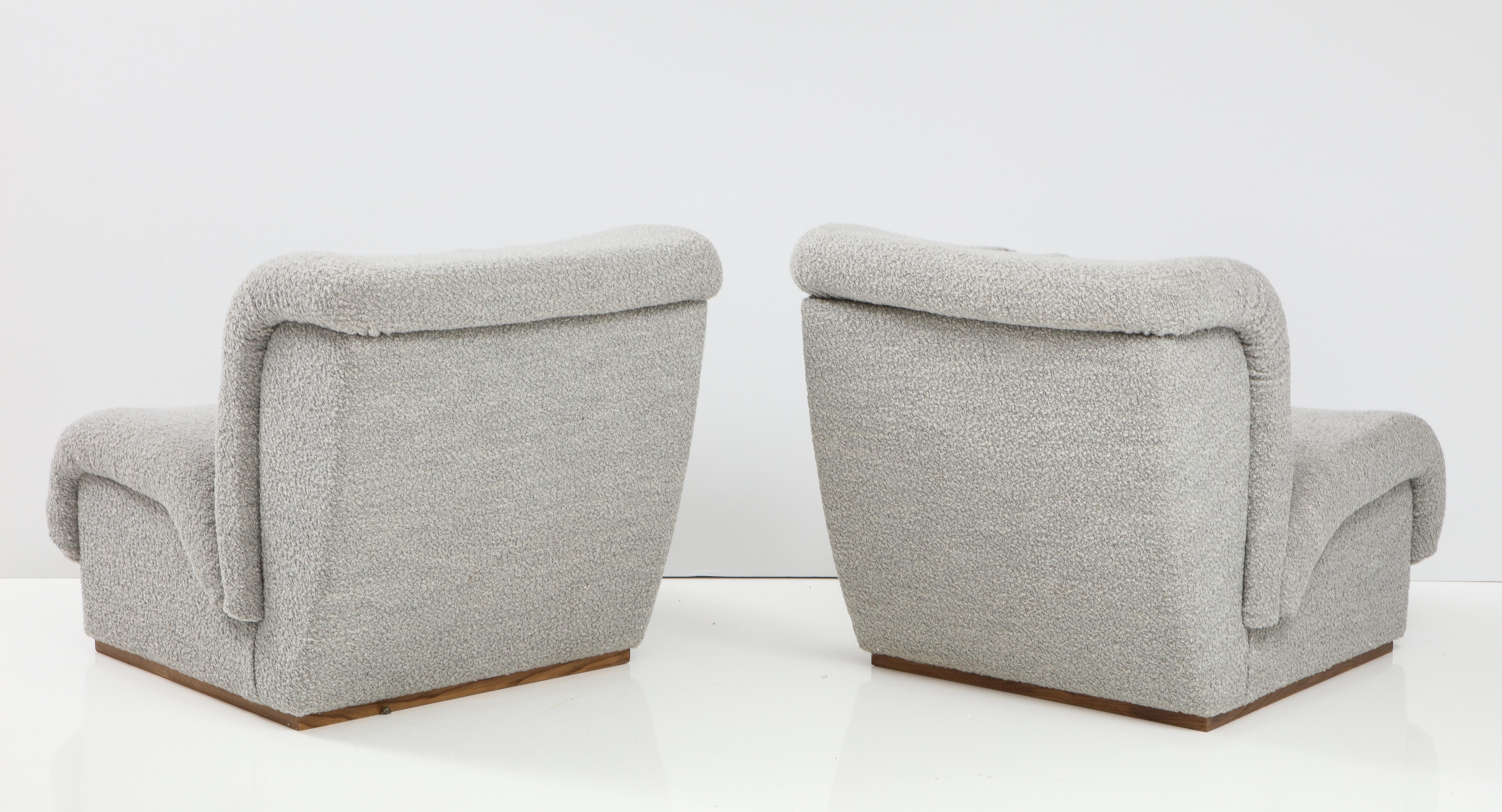 Pair of Slipper Lounge Chairs in Grey Boucle by Doimo Salotti, Italy, circa 1970 For Sale 1