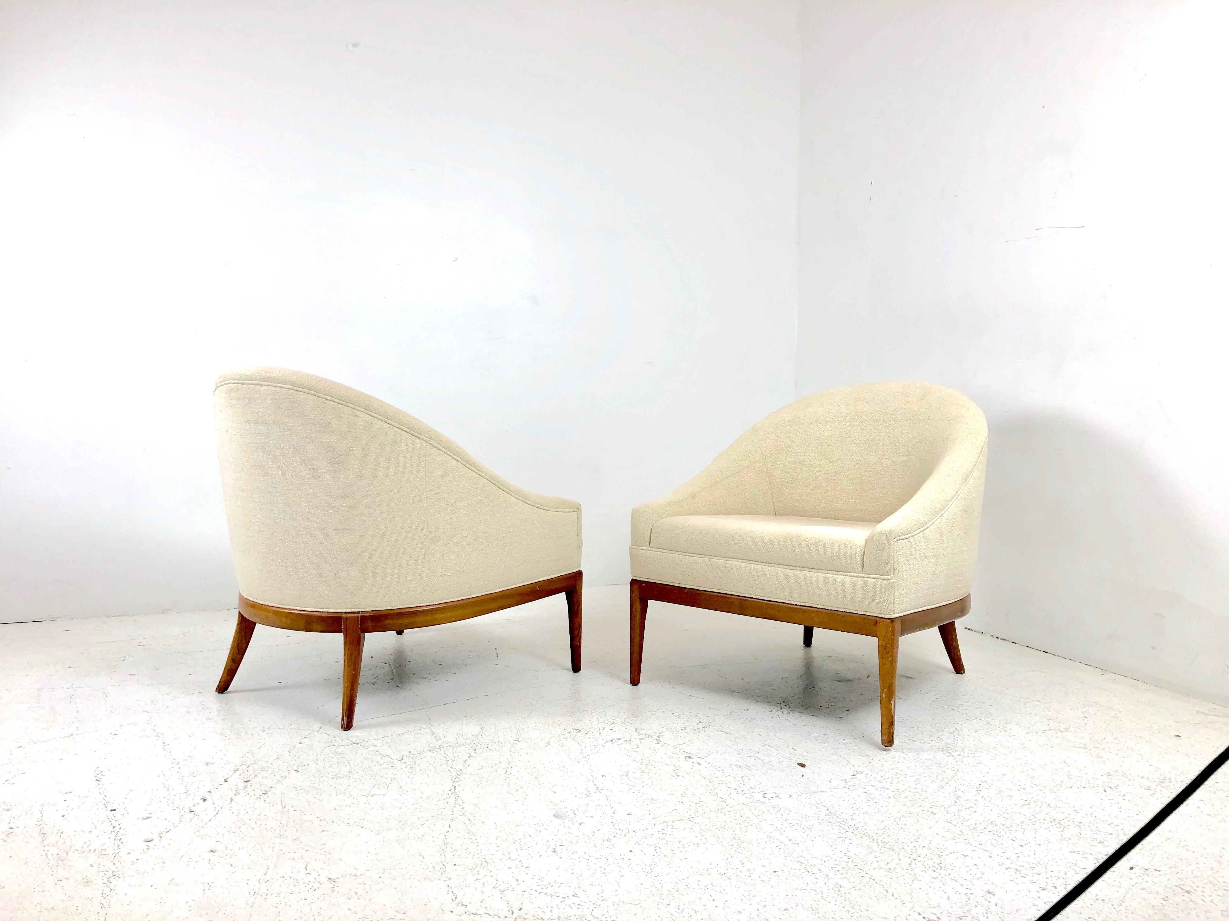 Pair of Slipper Lounge Chairs with Wood Base in the Style of Ward Bennett In Good Condition In Dallas, TX