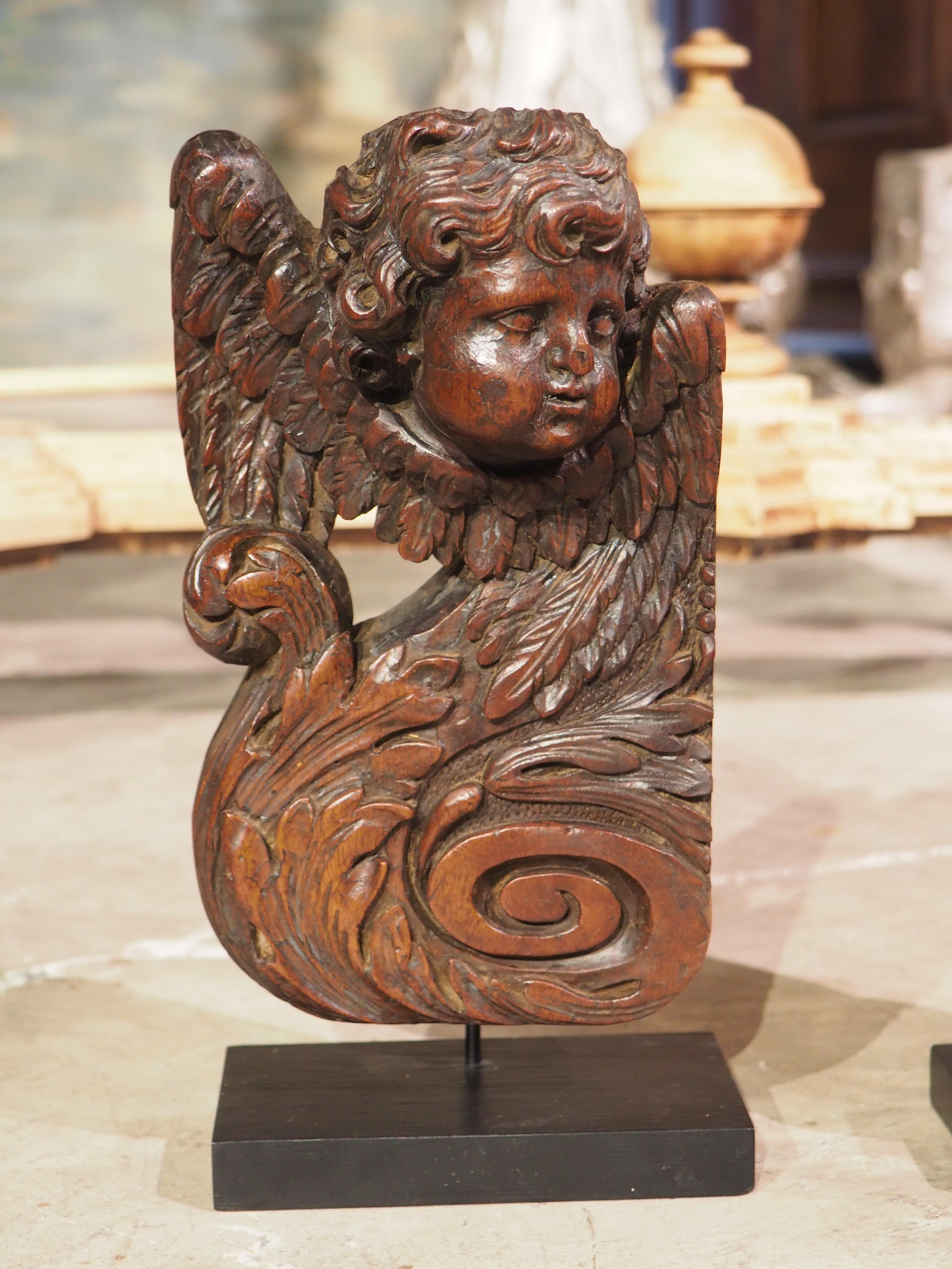 Baroque Pair of Small 17th Century Walnut Wood Angel Sculptures from France