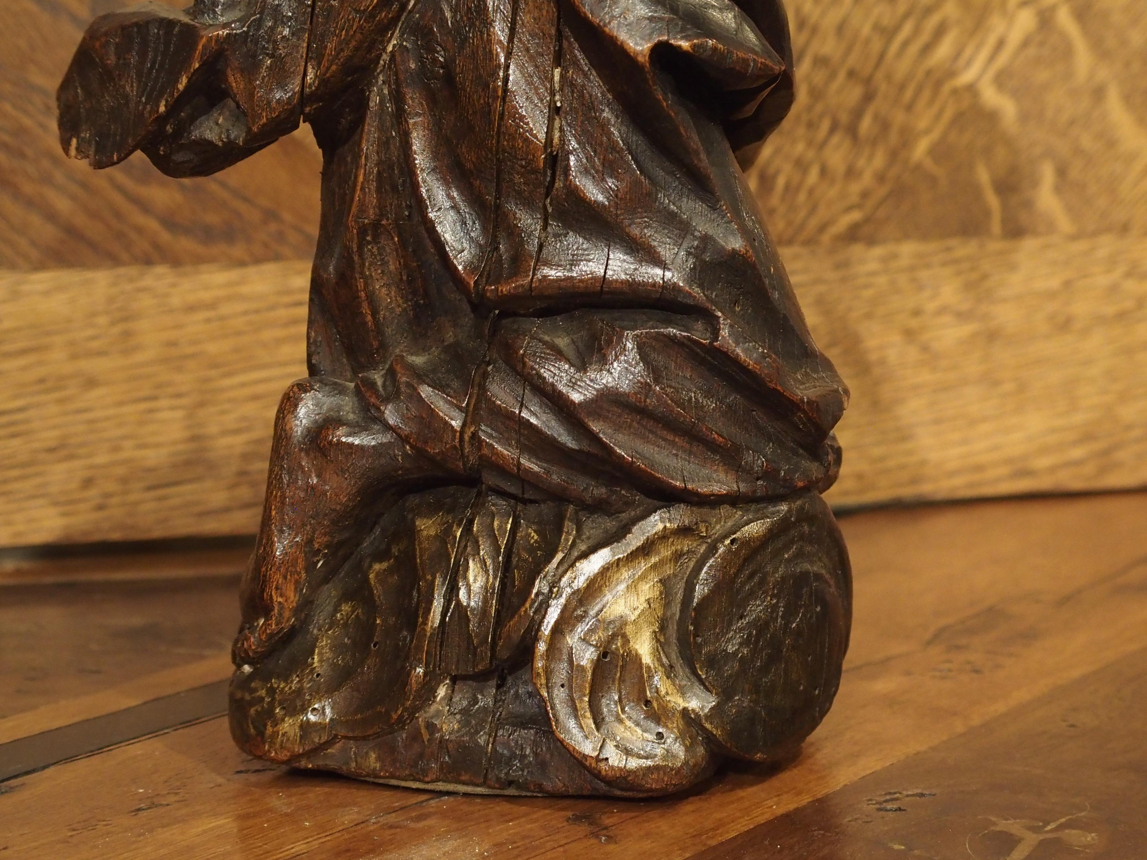 Hand-Carved Pair of Small 18th Century Carved Oak Statues from France For Sale