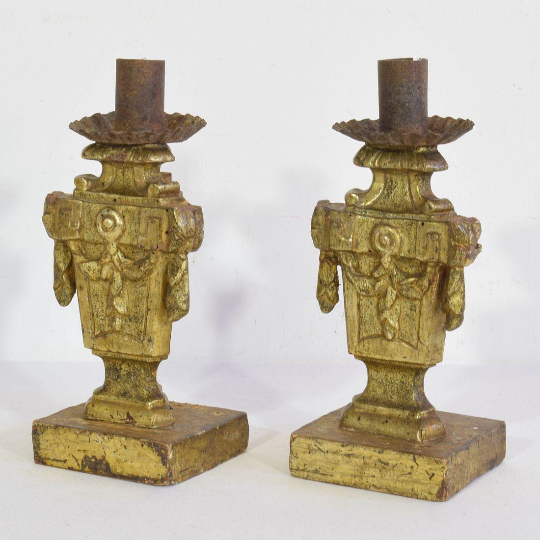 Hand-Carved Pair of Small 18th Century Italian Neoclassical Candleholders / Candlesticks For Sale