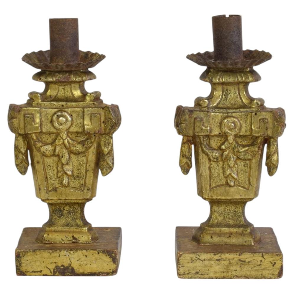 Pareja de pequeños candelabros / candeleros neoclásicos italianos del siglo XVIII en venta