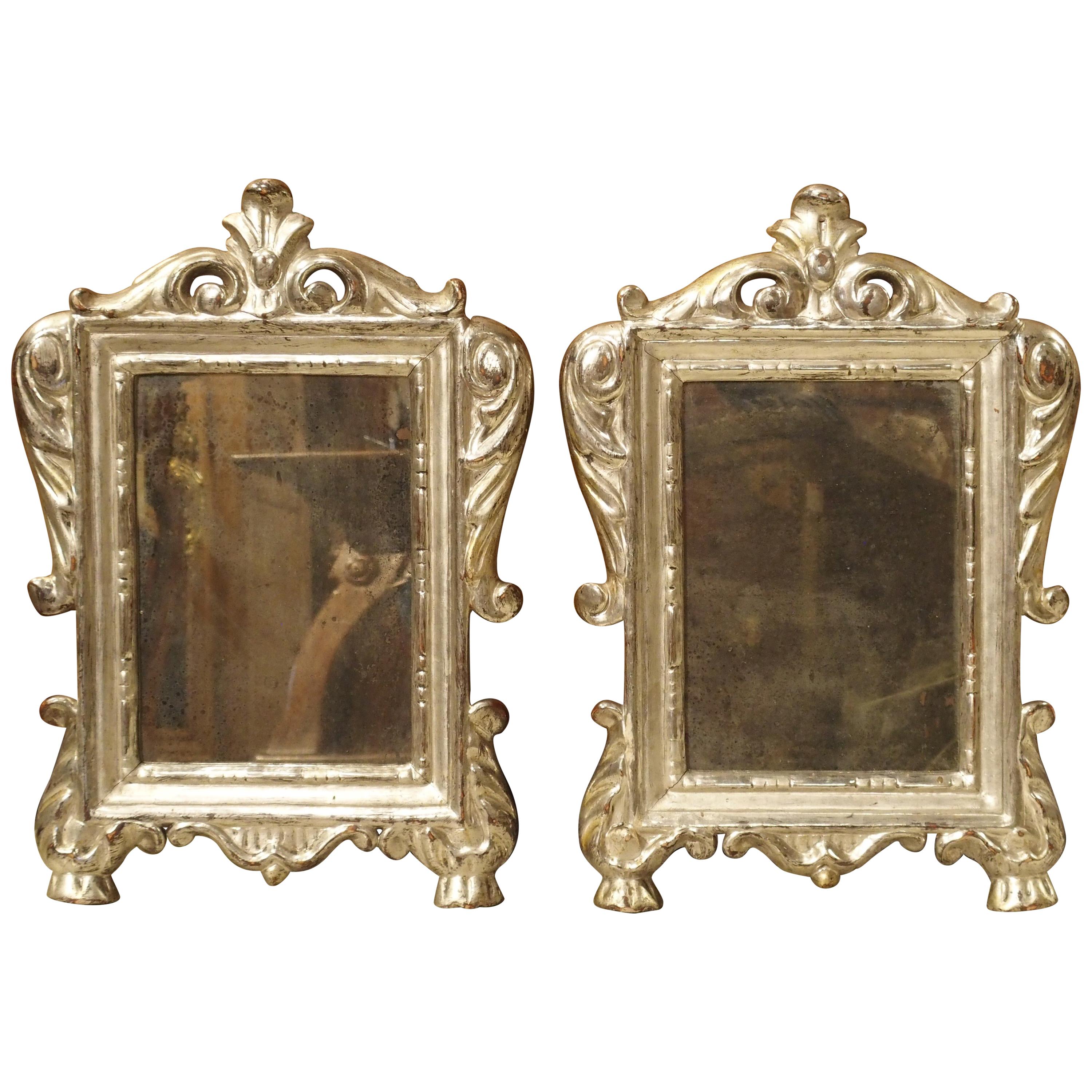 Paire de petits miroirs à feuilles d'argent d'Italie du 18ème siècle