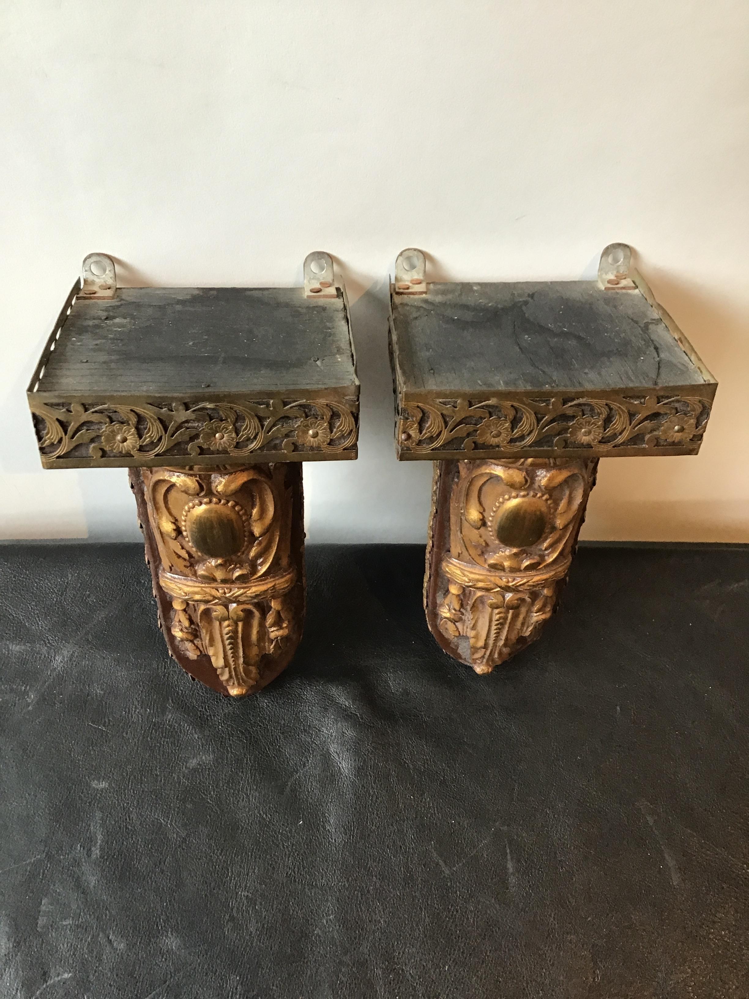 Pair of Small 1920s Classical Wall Shelves In Good Condition In Tarrytown, NY