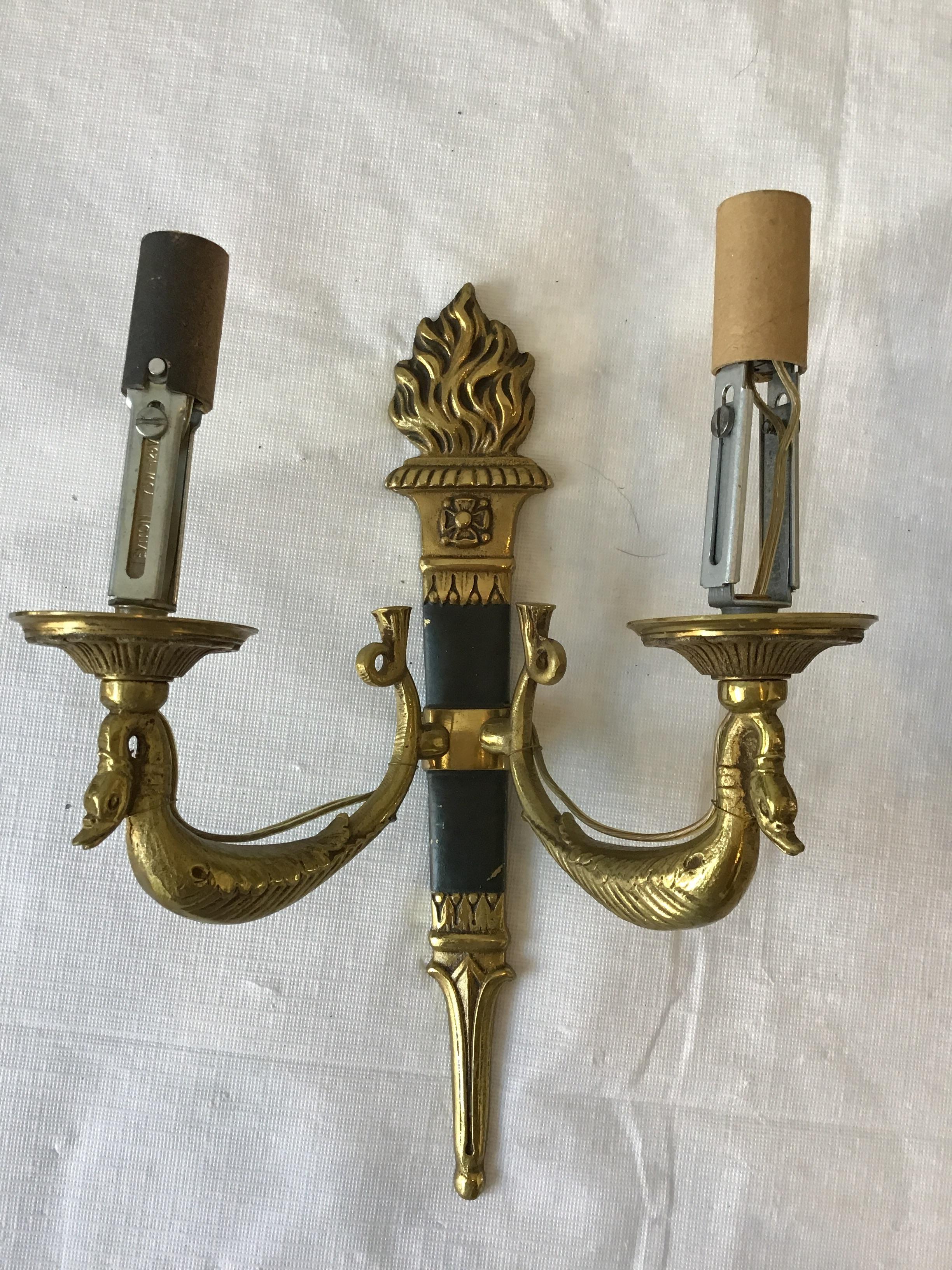 Pair of Small 1950s Brass Classical Swan Sconces In Good Condition In Tarrytown, NY