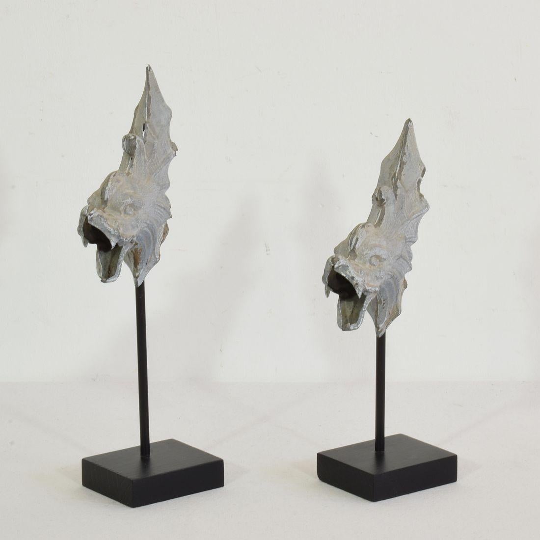 Pair of Small 19th Century French Zinc Roof Ornaments/ Gargoyles In Good Condition In Buisson, FR