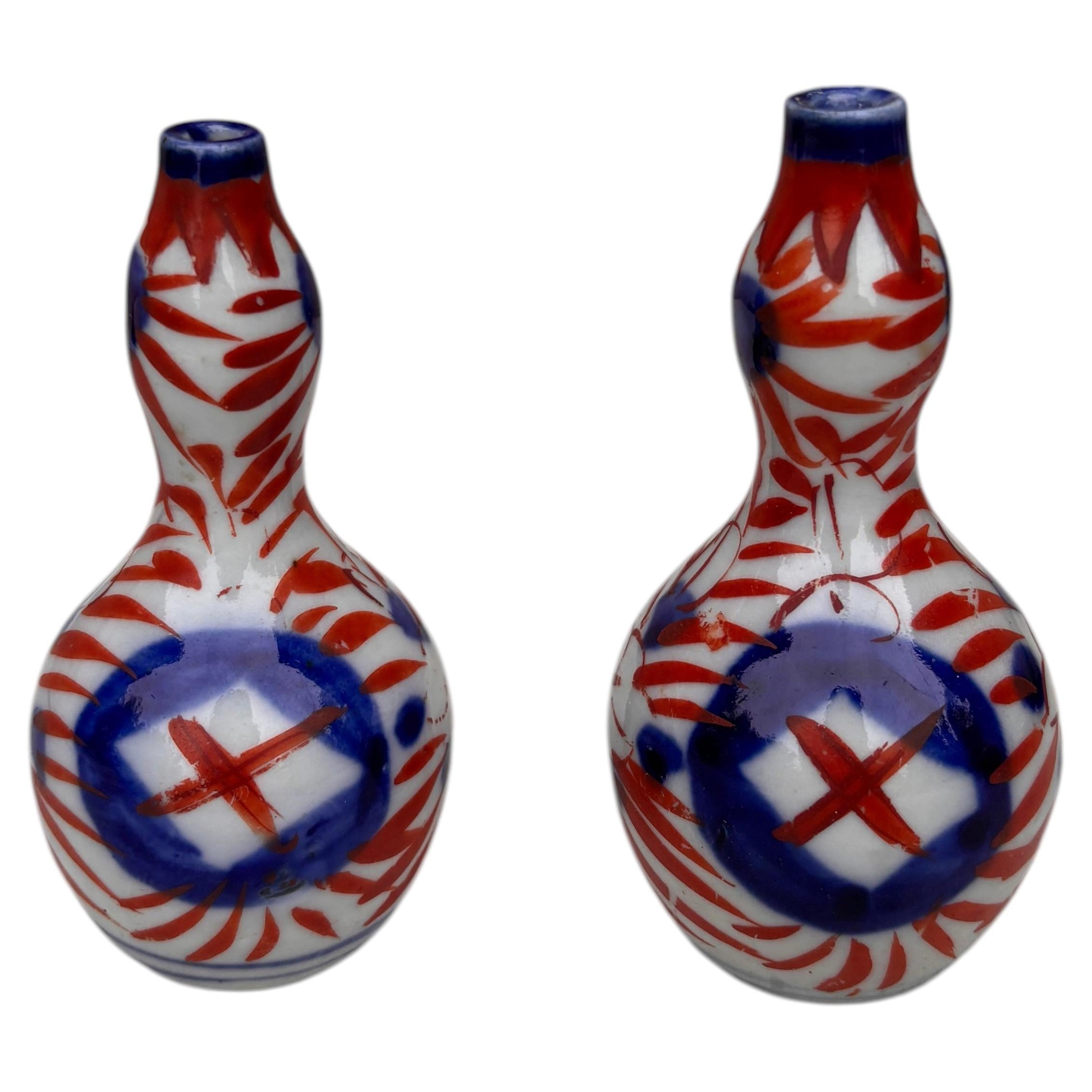 Pair of Small 19th Century Japanese Imari Vase For Sale