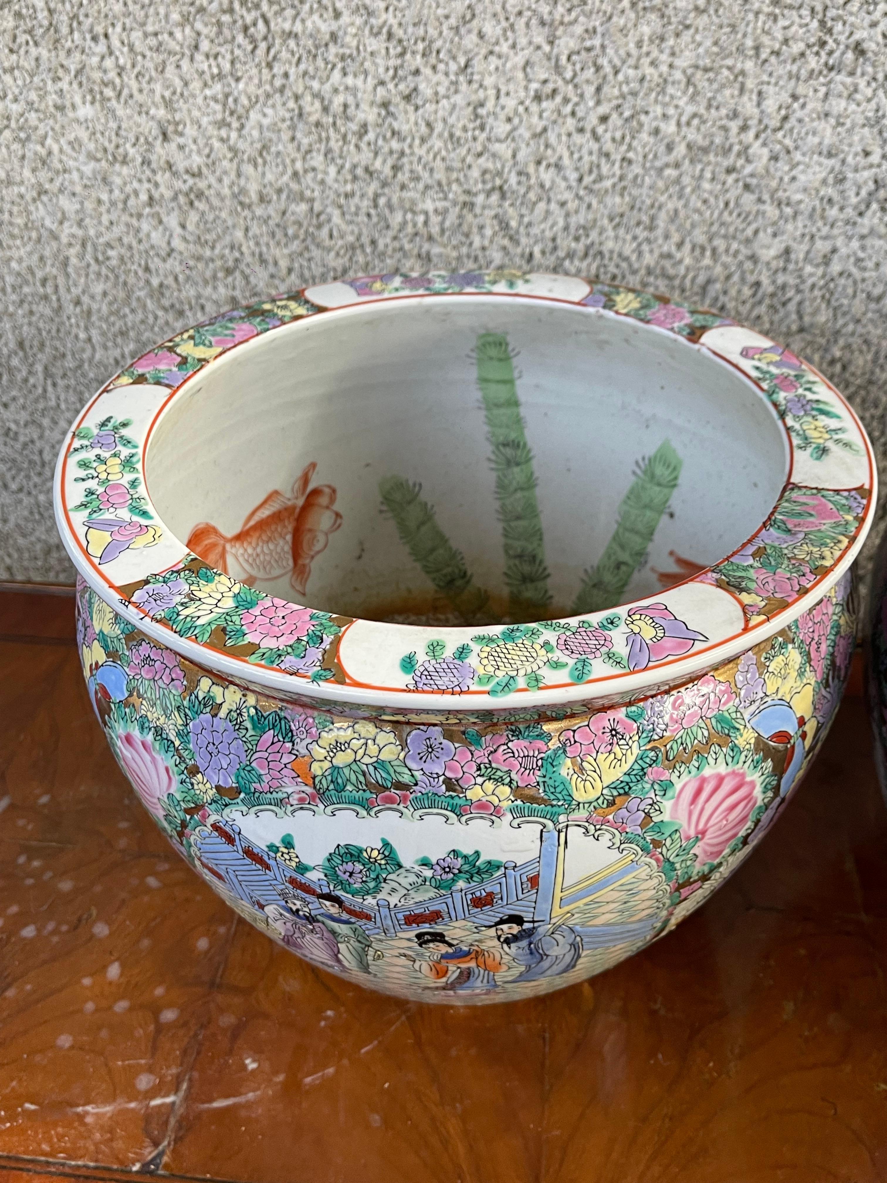 Pareja de Pequeñas peceras de porcelana china del siglo XX Jardinera Porcelana en venta