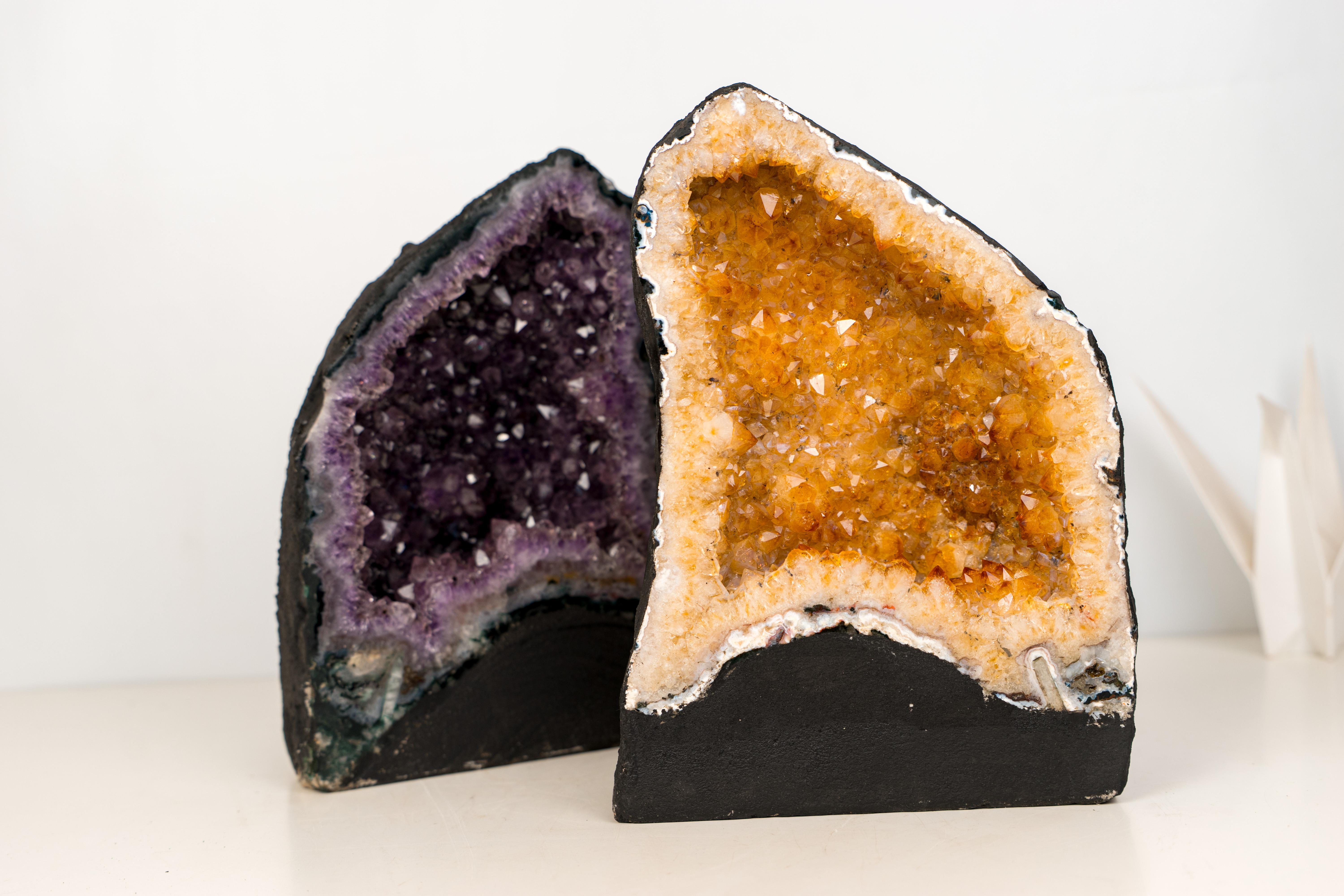 Pair of Small Amethyst and Citrine Cathedral Geodes Neuf - En vente à Ametista Do Sul, BR