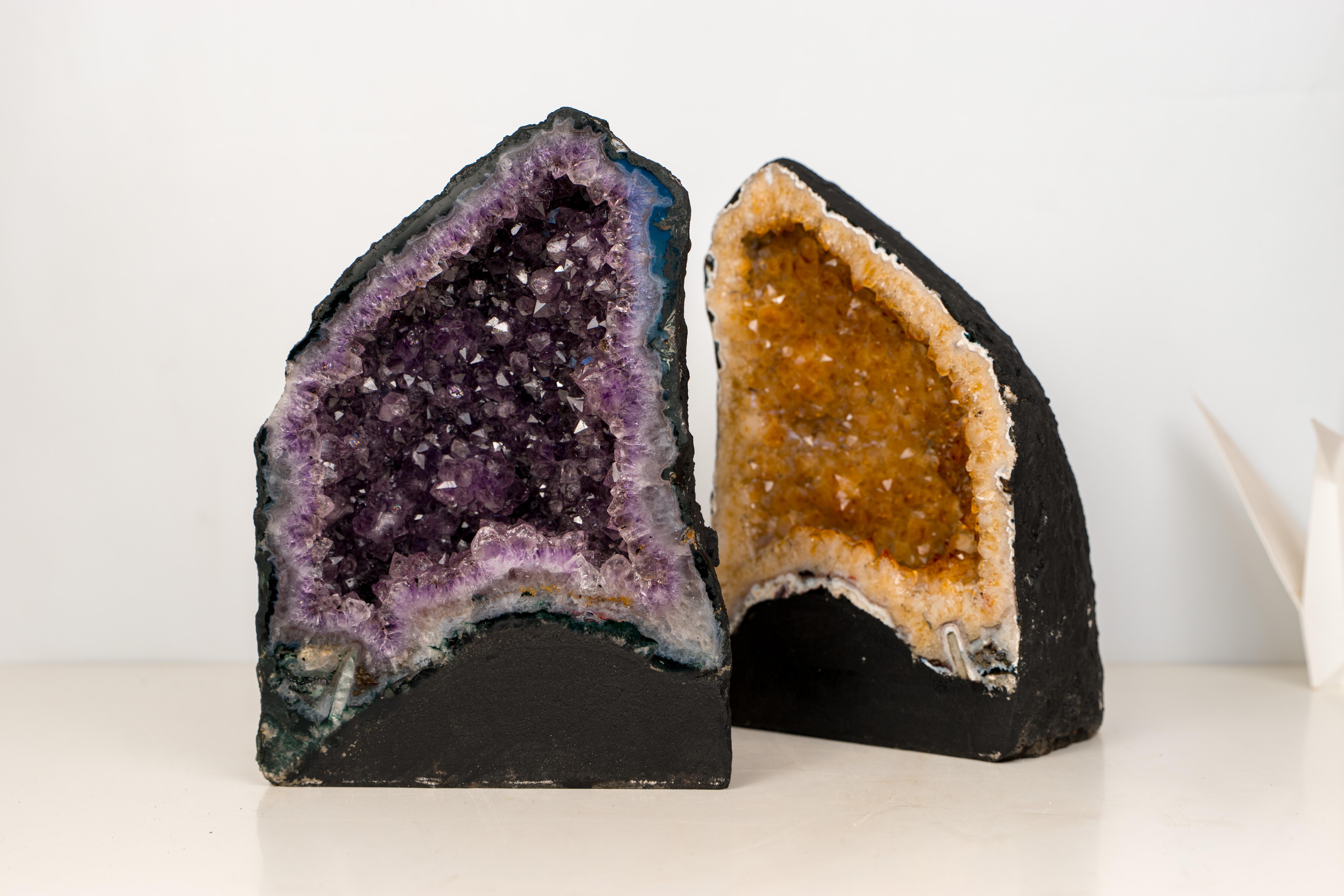 XXIe siècle et contemporain Pair of Small Amethyst and Citrine Cathedral Geodes en vente