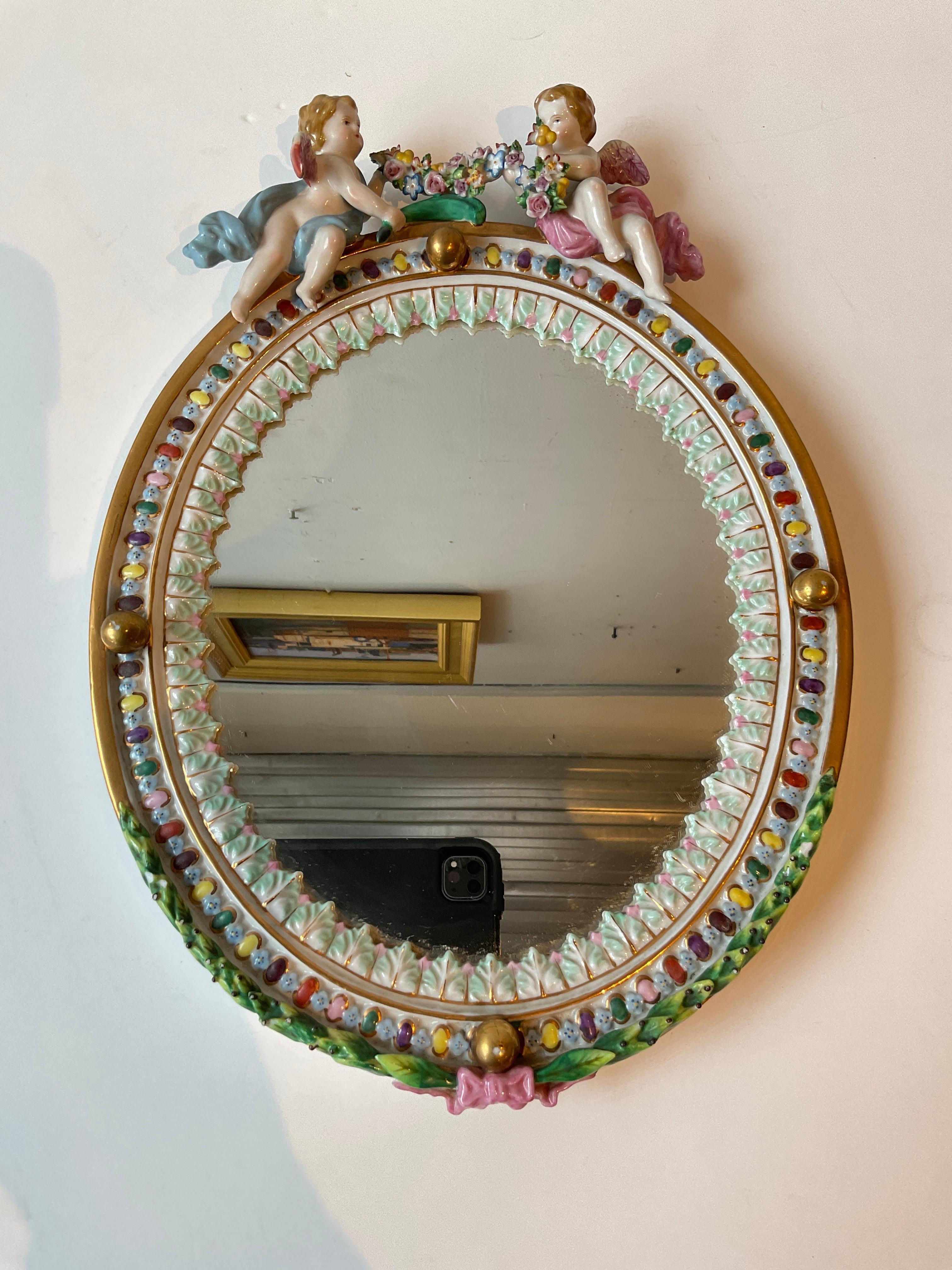 Pareja De Pequeños Espejos Ángeles De Porcelana Italiana Andrea S en Bueno estado para la venta en Tarrytown, NY