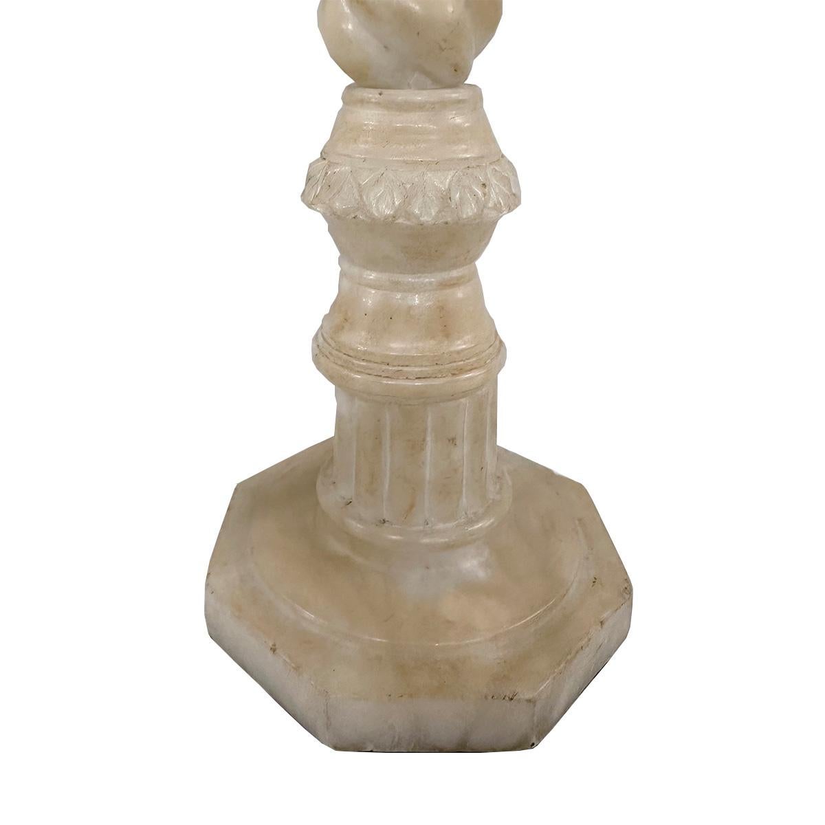 Début du 20ème siècle Paire de petites lampes anciennes en albâtre en vente