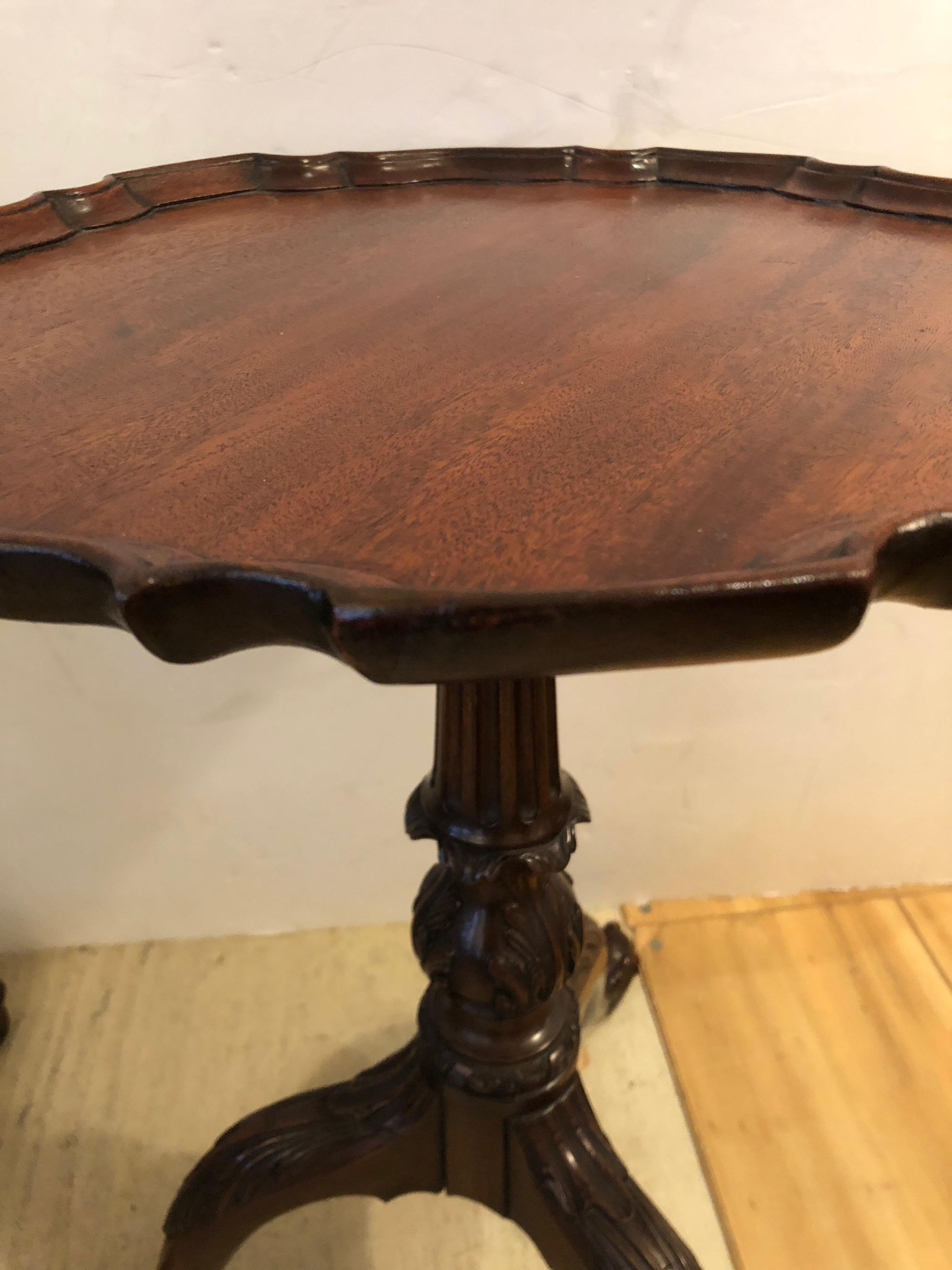 Pair of Small Antique Chippendale Style Round Mahogany End Side Drinks Tables 1