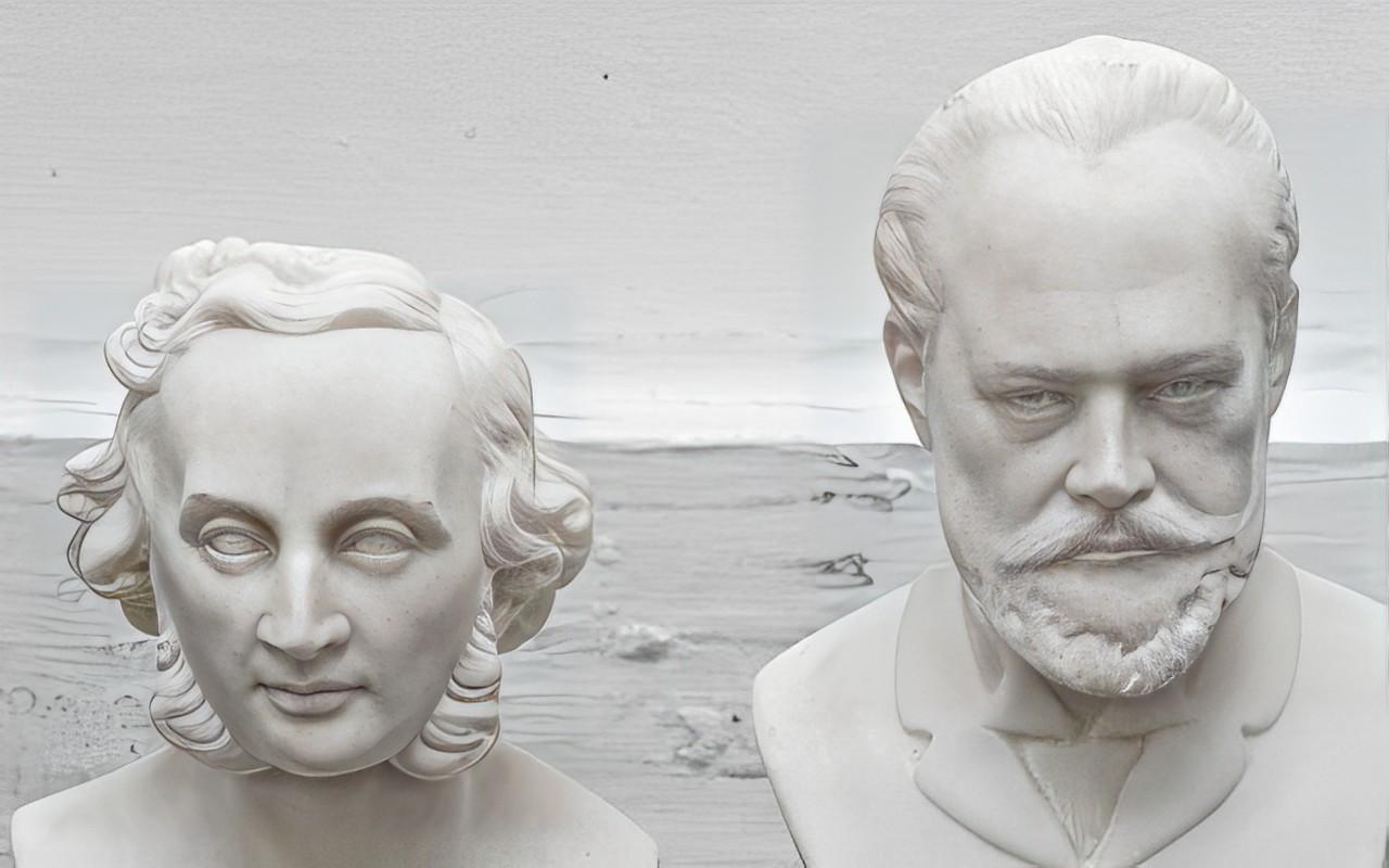 Paire de petits bustes en biscuit de poterie classique représentant les compositeurs de musique Mendelssohn et Tchaïkovski.

Le buste de Tchaïkovski mesure 20 cm de haut et 6,5 cm de diamètre à la base.

Le buste de Mendelssohn a une hauteur de 17,3