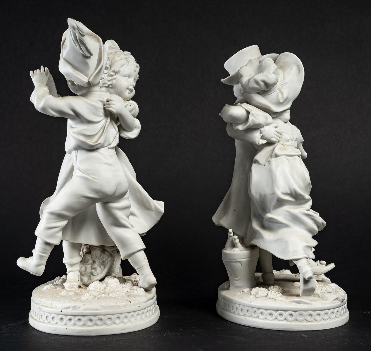 Art Nouveau Pair of small Biscuit sculptures, early 20th century