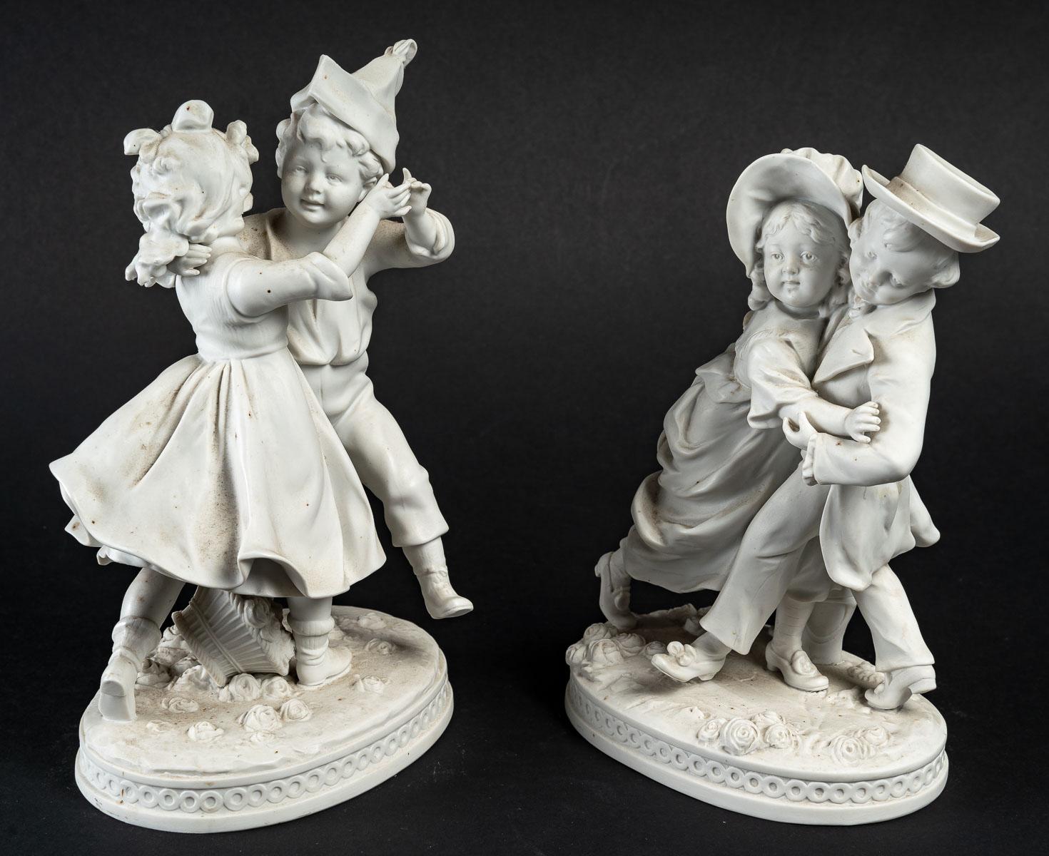 Porcelain Pair of small Biscuit sculptures, early 20th century