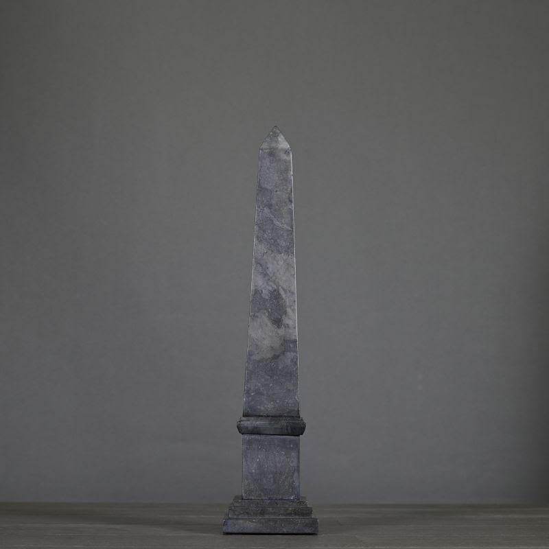 Pair of Small Black and Grey Marble Obelisks, Napoleon III Style, 20th Century. In Good Condition For Sale In Saint-Ouen, FR