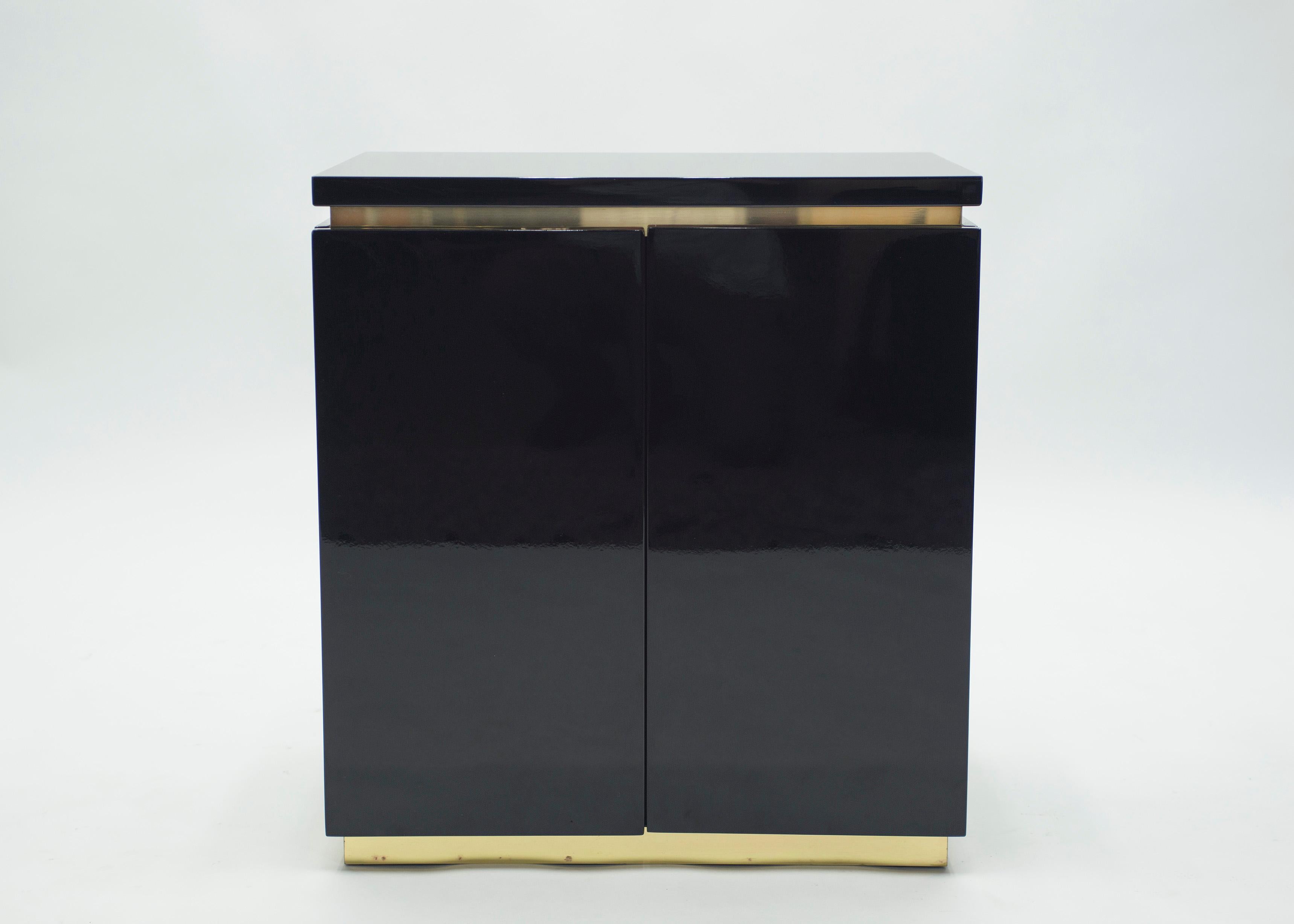 Pair of Small Black Lacquer Cabinets Nightstands by J.C. Mahey, 1970s For Sale 1