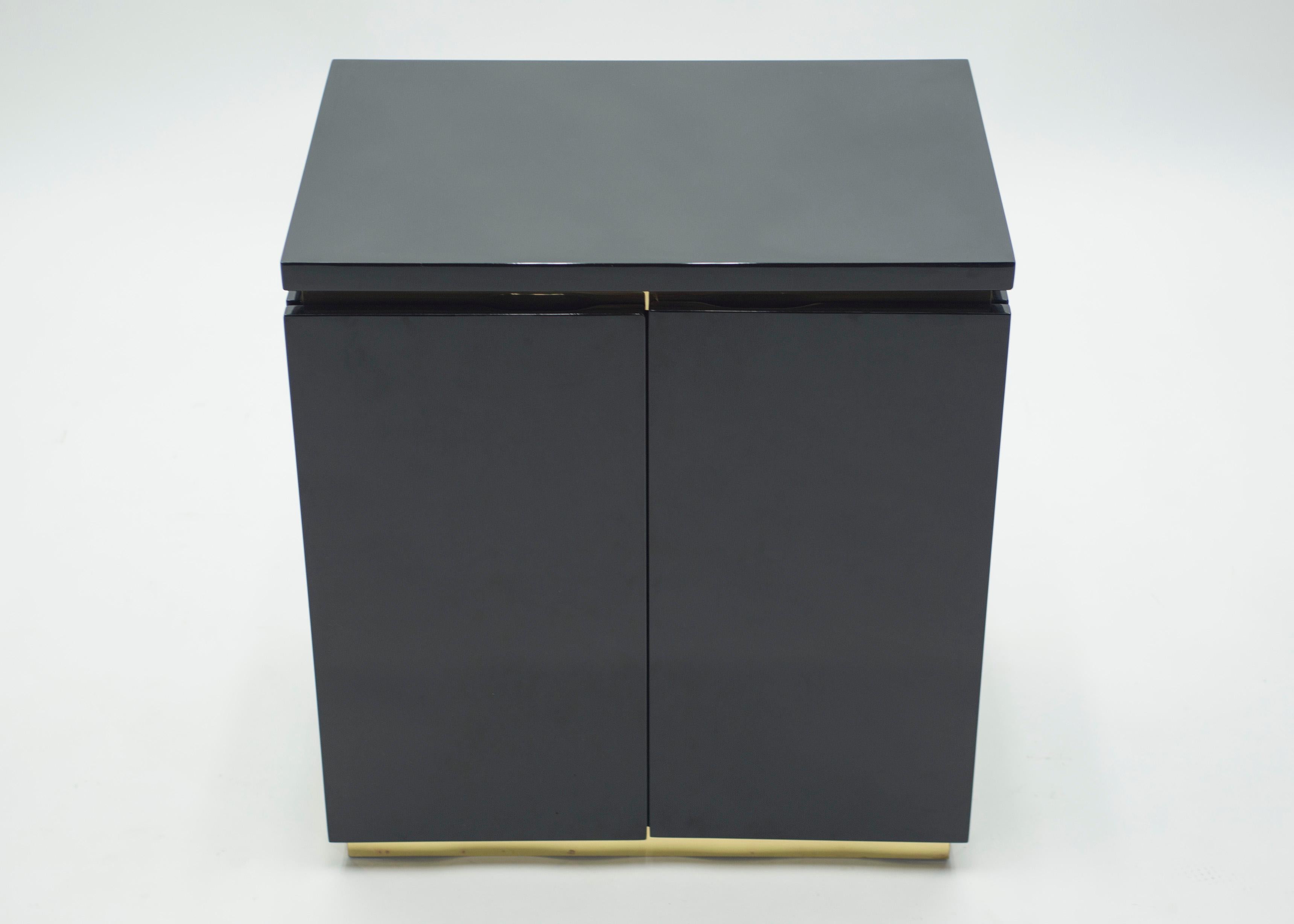 Pair of Small Black Lacquer Cabinets Nightstands by J.C. Mahey, 1970s For Sale 2