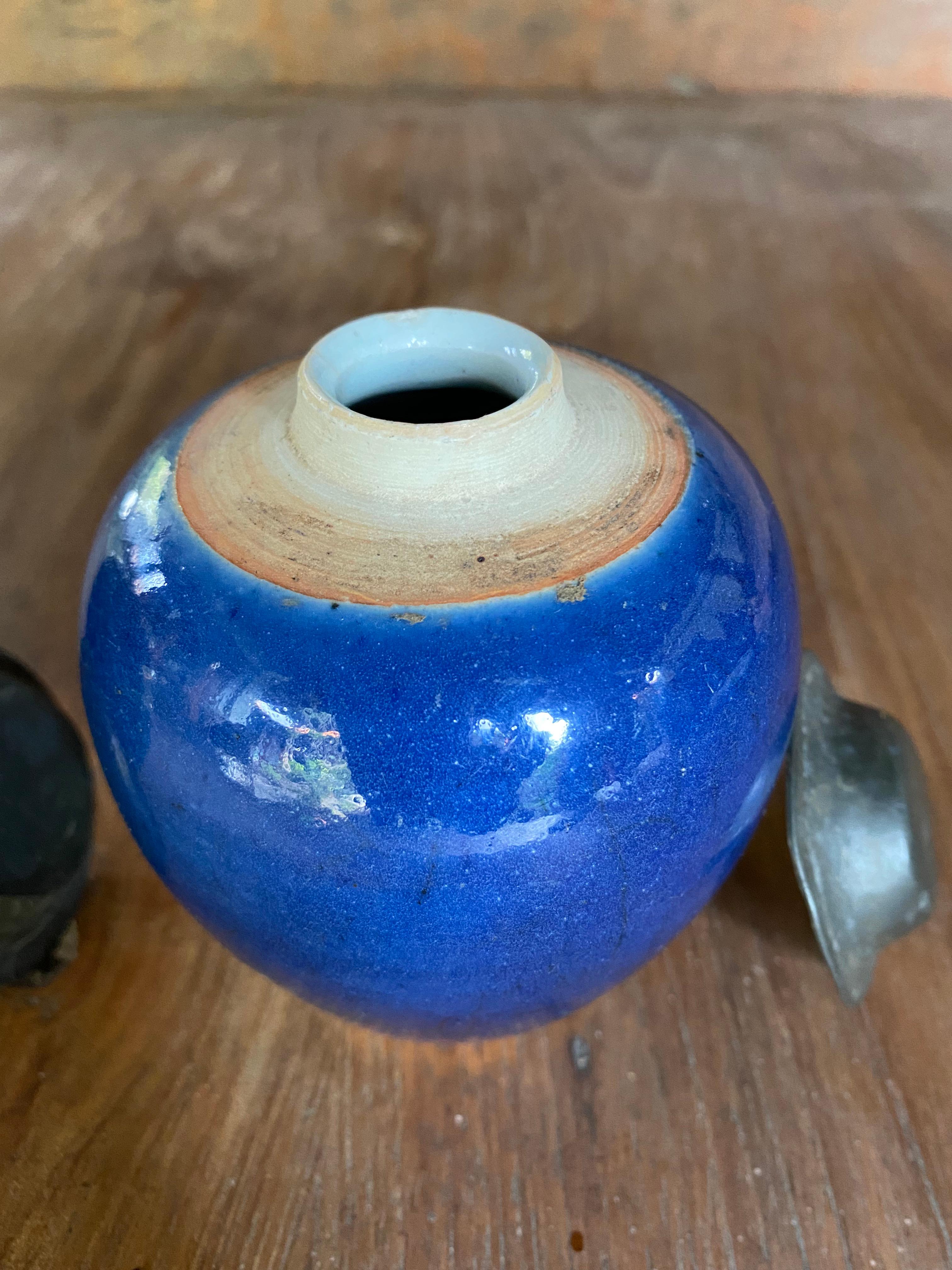 Pair of Small Blue Chinese Ceramic Ginger Jars, Early 20th Century In Good Condition In Jimbaran, Bali
