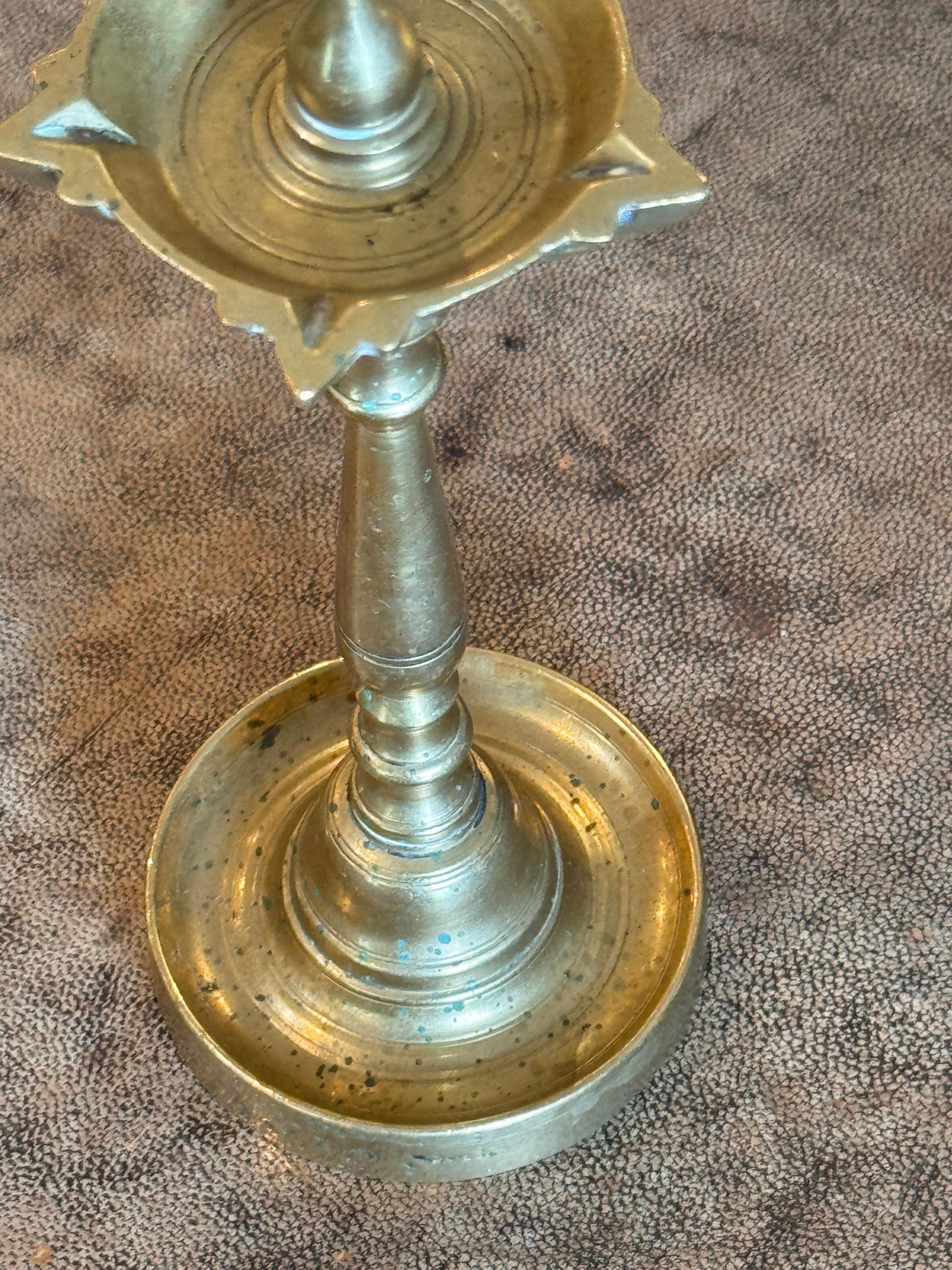 XIX secolo Coppia di piccoli grilli in ottone in vendita