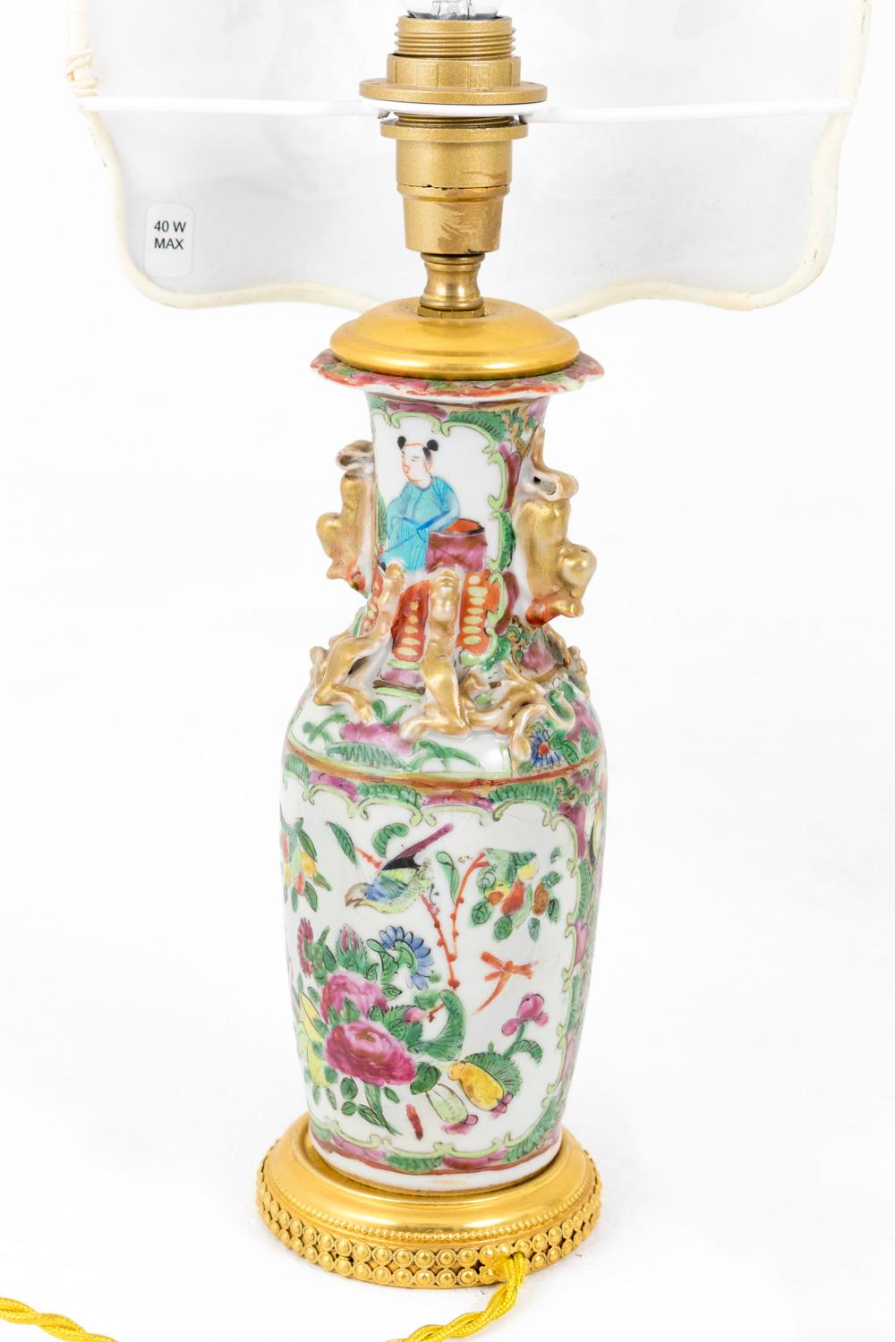 Pair of Small Canton Porcelain Lamps with Screens, circa 1880 4