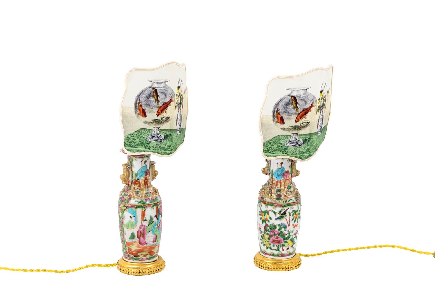Pair of Small Canton Porcelain Lamps with Screens, circa 1880 1