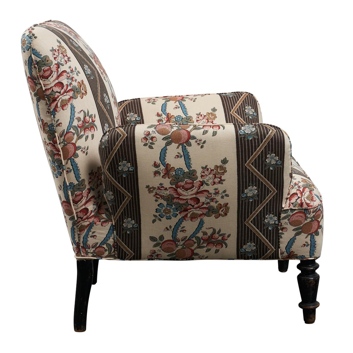 Pair of Small Chairs, 1830s France, Newly Reupholstered Fabric In Good Condition In New York, NY