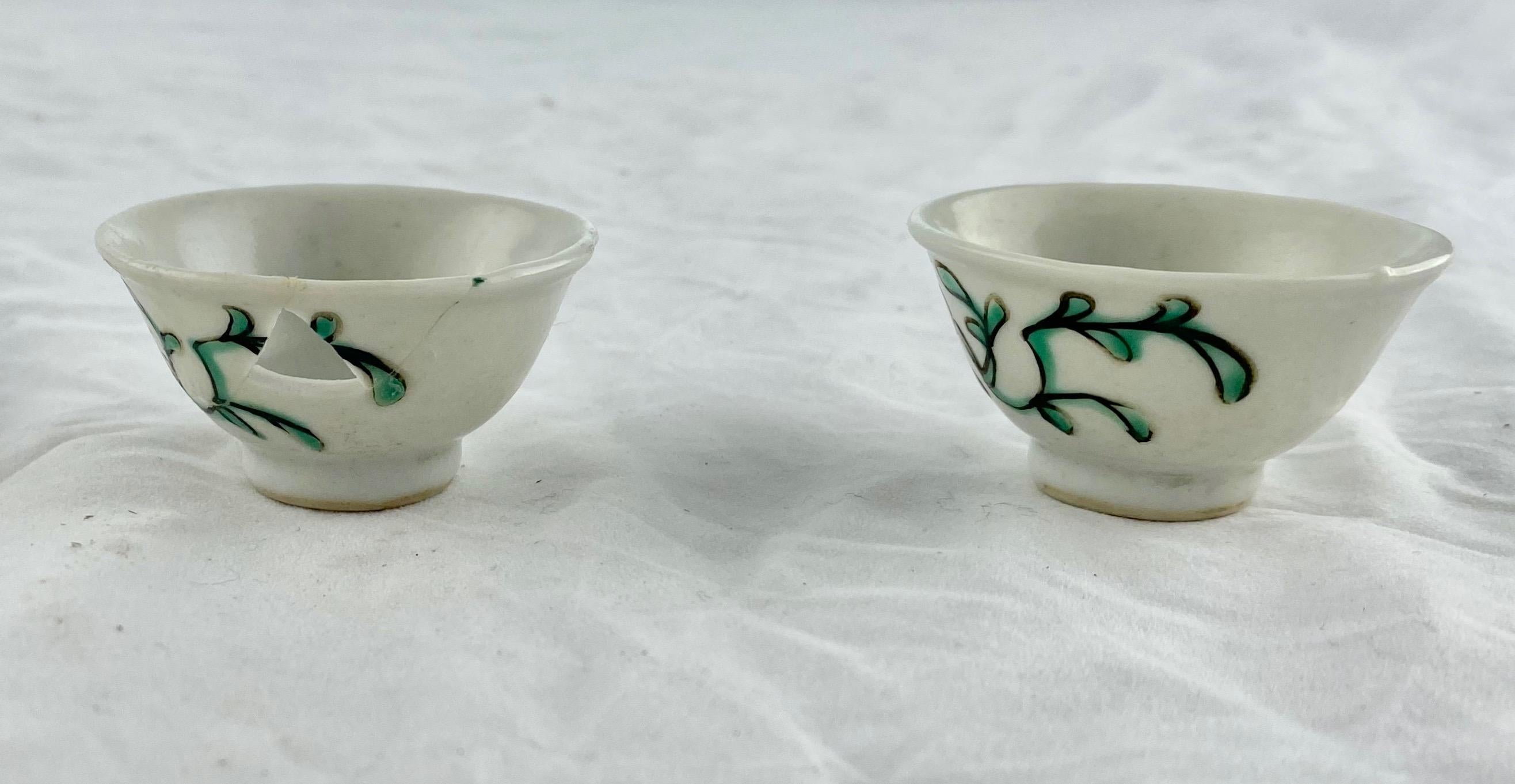 Painted Pair of Small Chinese Cups, Early 19th C For Sale