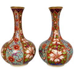 Antique Pair of Small Derby Bottle Vases, Kakiemon Pattern, 1800-1825