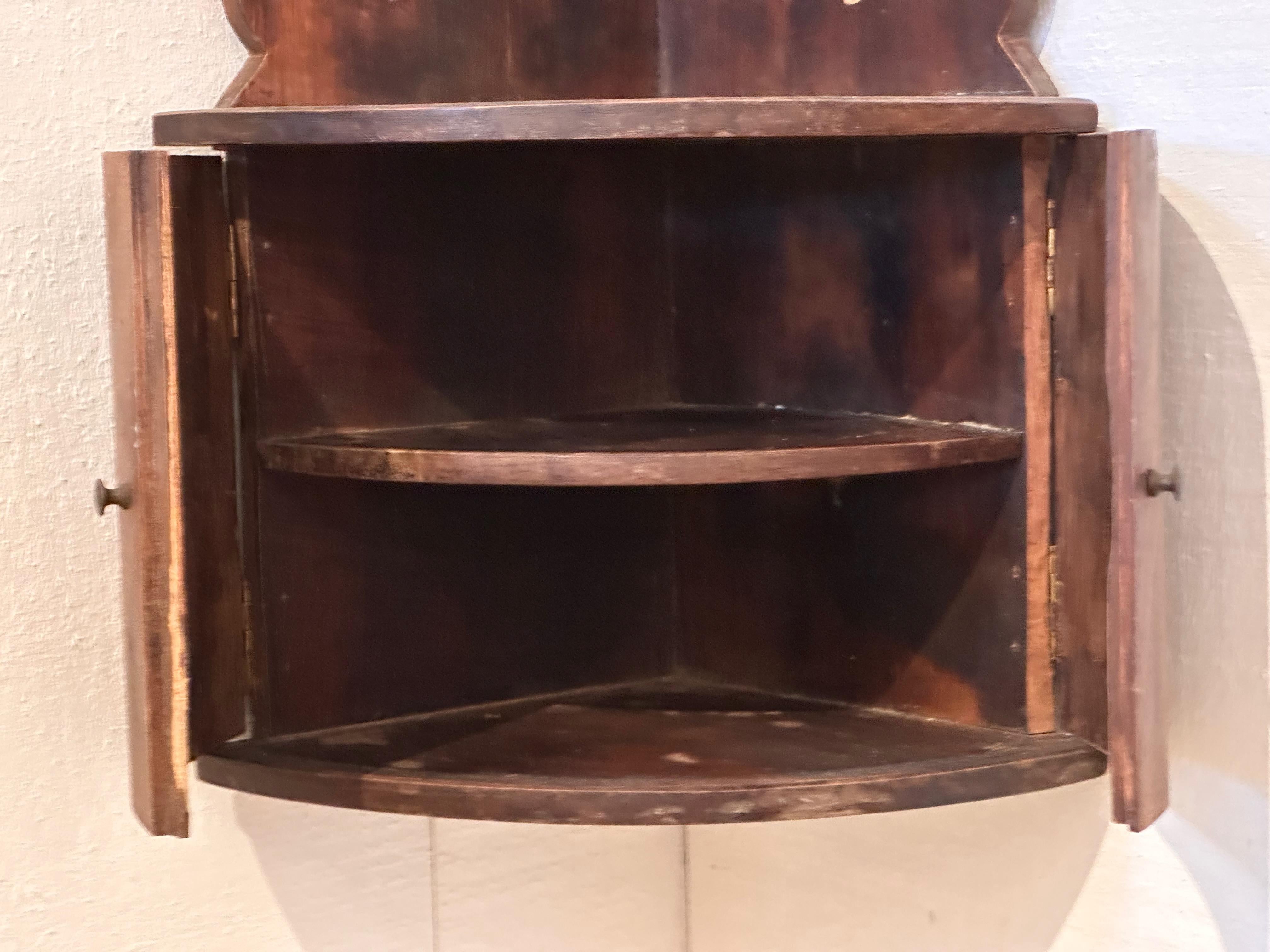 Pair of Small Early 20th Century Hanging Corner Cupboards In Good Condition For Sale In Charlottesville, VA