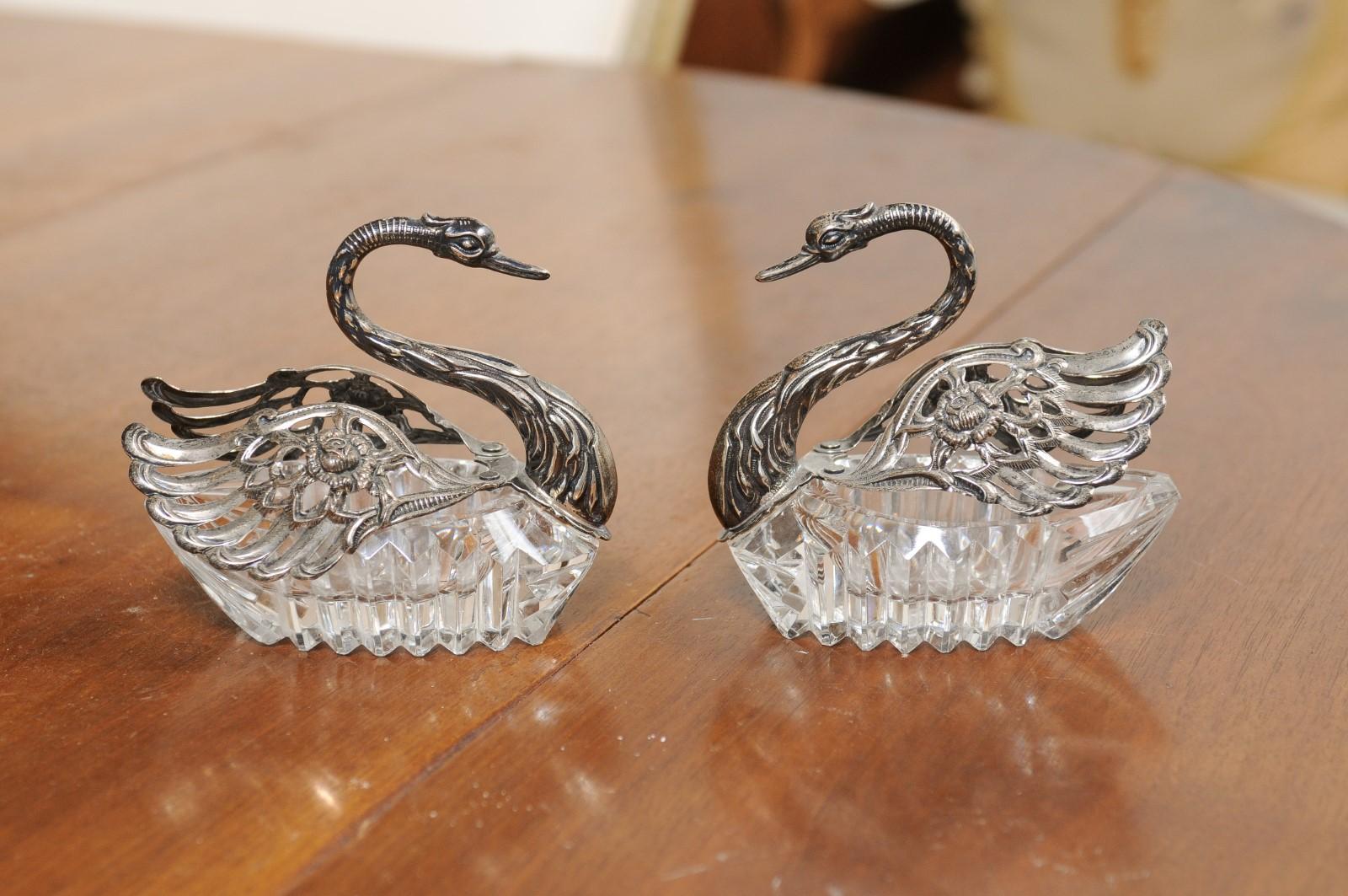 Pair of Small English 20th Century Crystal Swans with Opening Silver Wings In Good Condition In Atlanta, GA