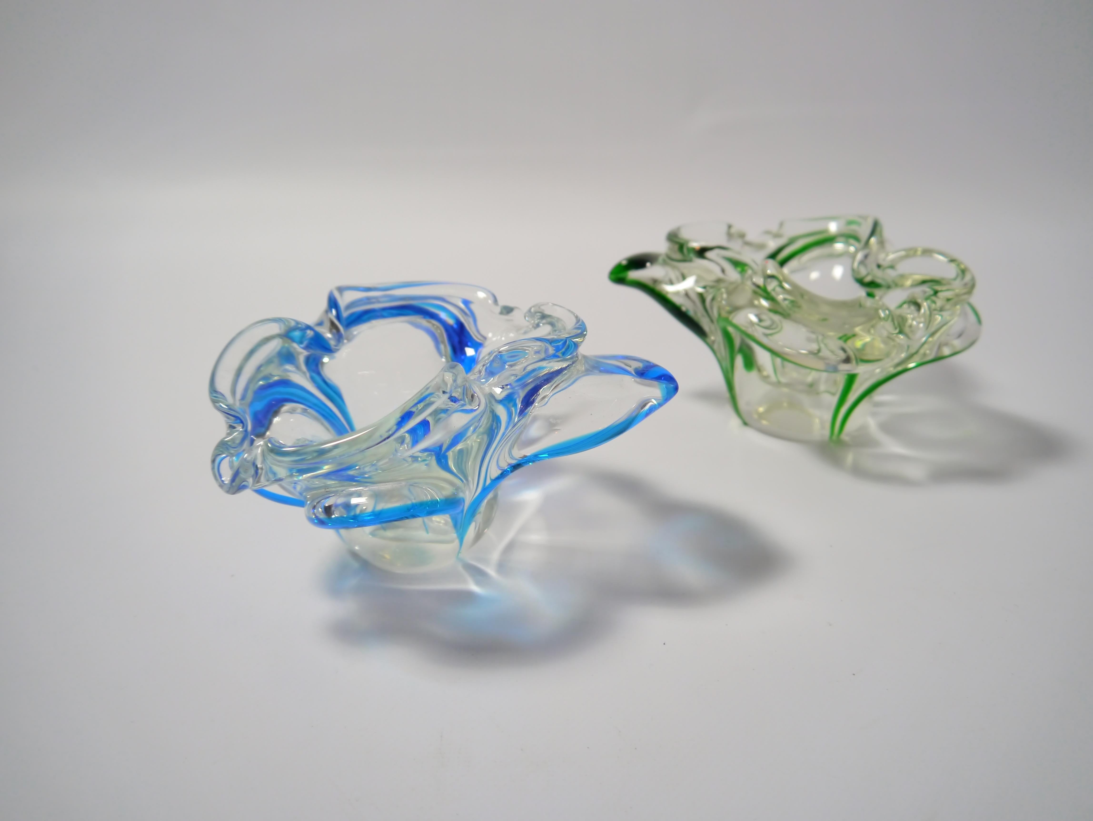 Pair of vintage flower shaped Murano art glass bowls, with contrasting blue & green inlaid line following the borders of the bowl, hence highlighting the shape. 