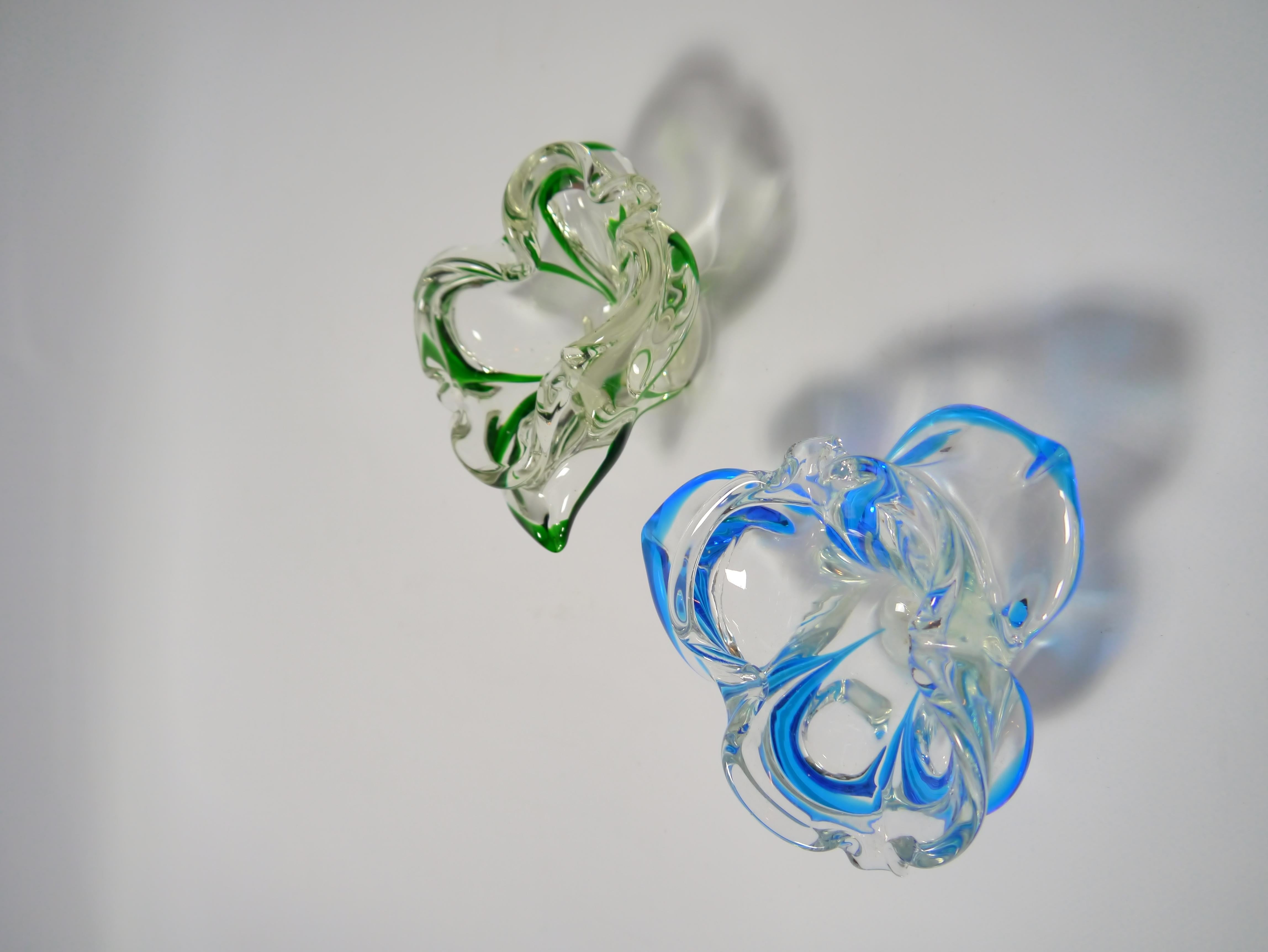 Italian Pair of Small Flower Shaped Murano Glass Bowls, Italy 1960s For Sale