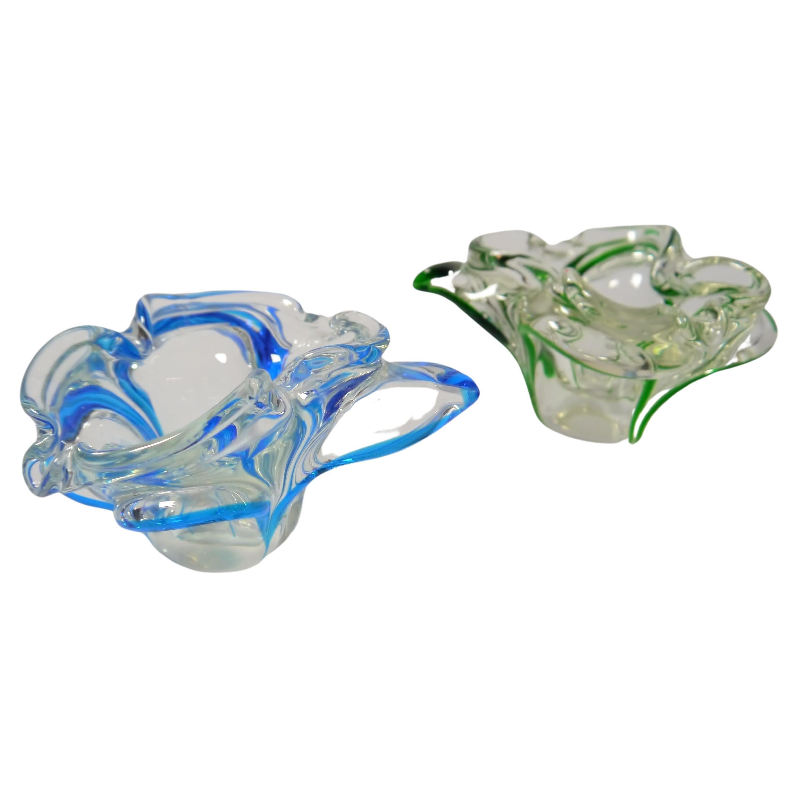 Pair of Small Flower Shaped Murano Glass Bowls, Italy 1960s For Sale