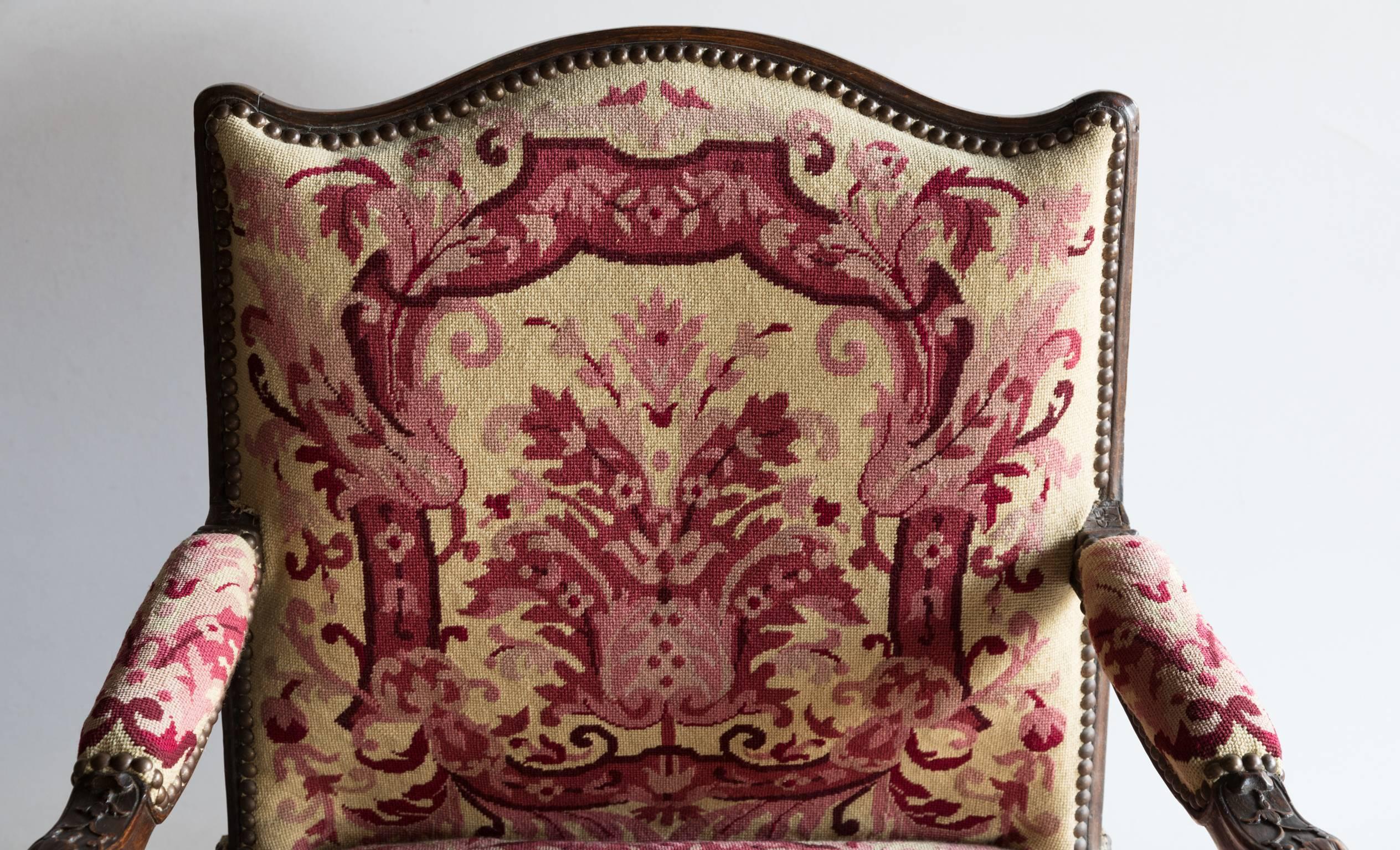 Wool Pair of Small French Early 18th Century Louis XV Open Armchairs For Sale