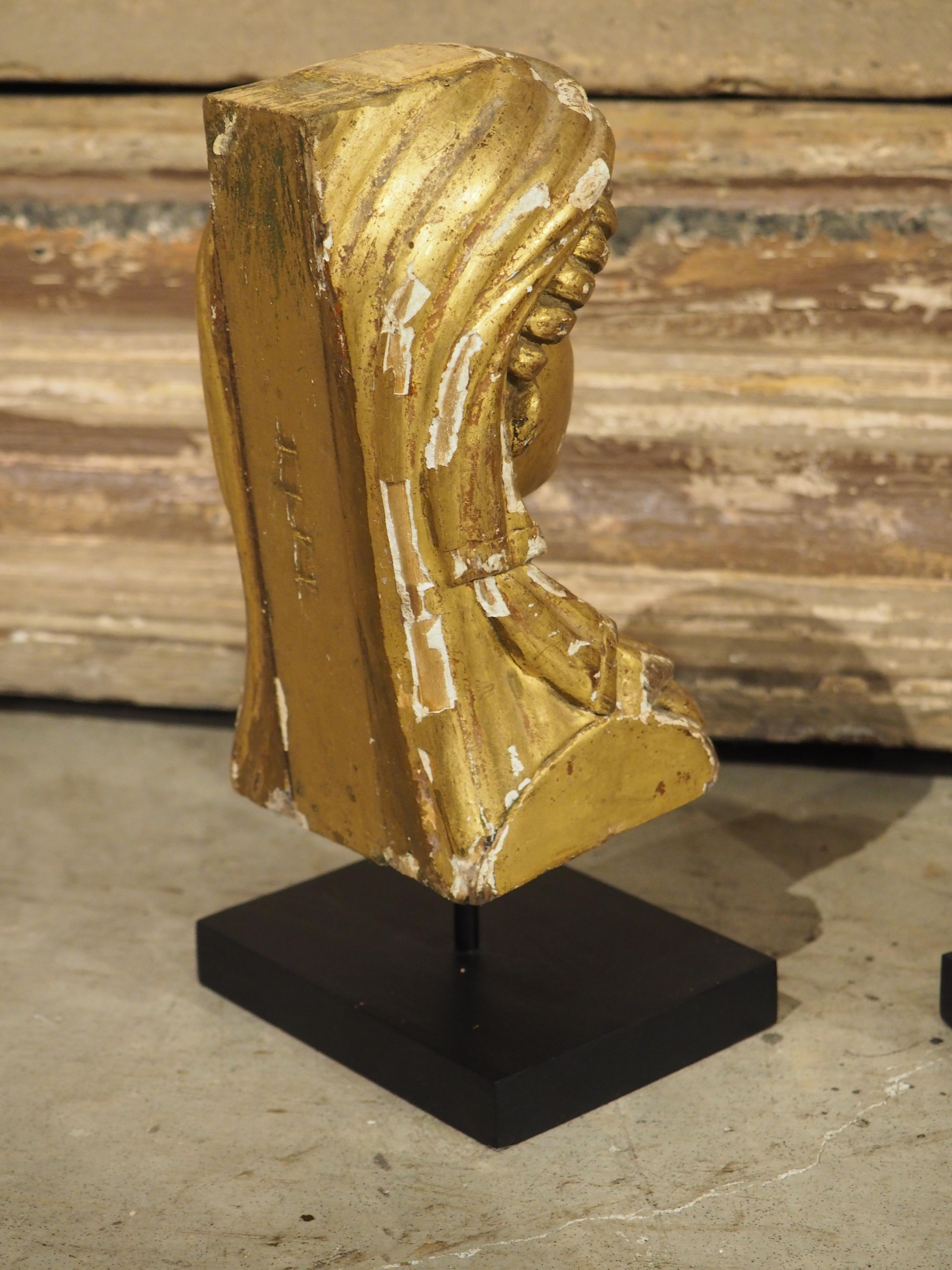 Coppia di piccoli busti francesi impero in legno dorato, CIRCA 1815 in vendita 1