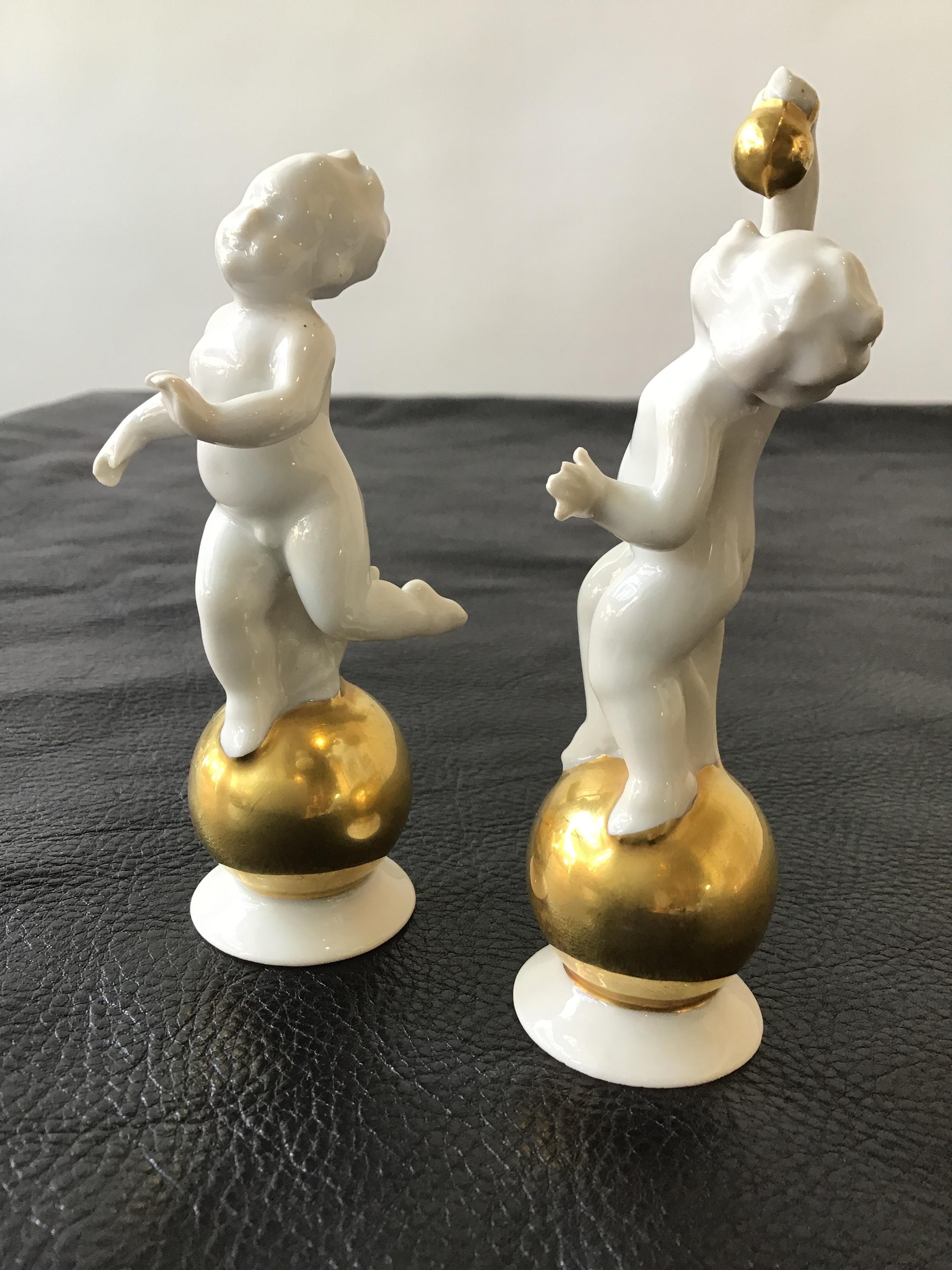 Pair of Small Gerold Porcelain Puttis For Sale 2
