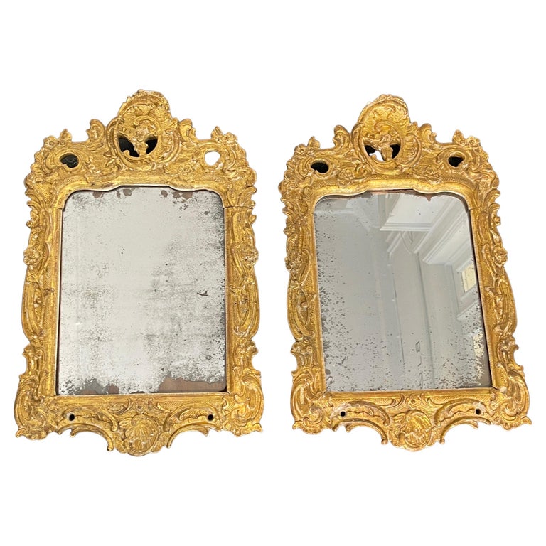 Pareja de pequeños espejos de pared rococó dorados, Dinamarca circa 1780 en  venta en 1stDibs