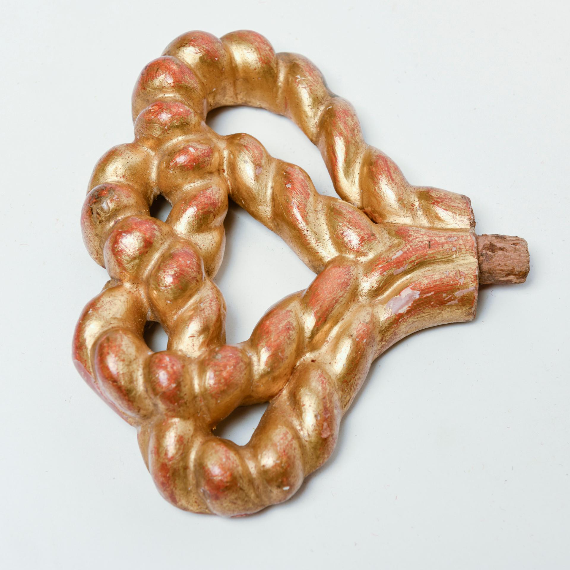 Paar kleine vergoldete Holzfriese im Angebot 3