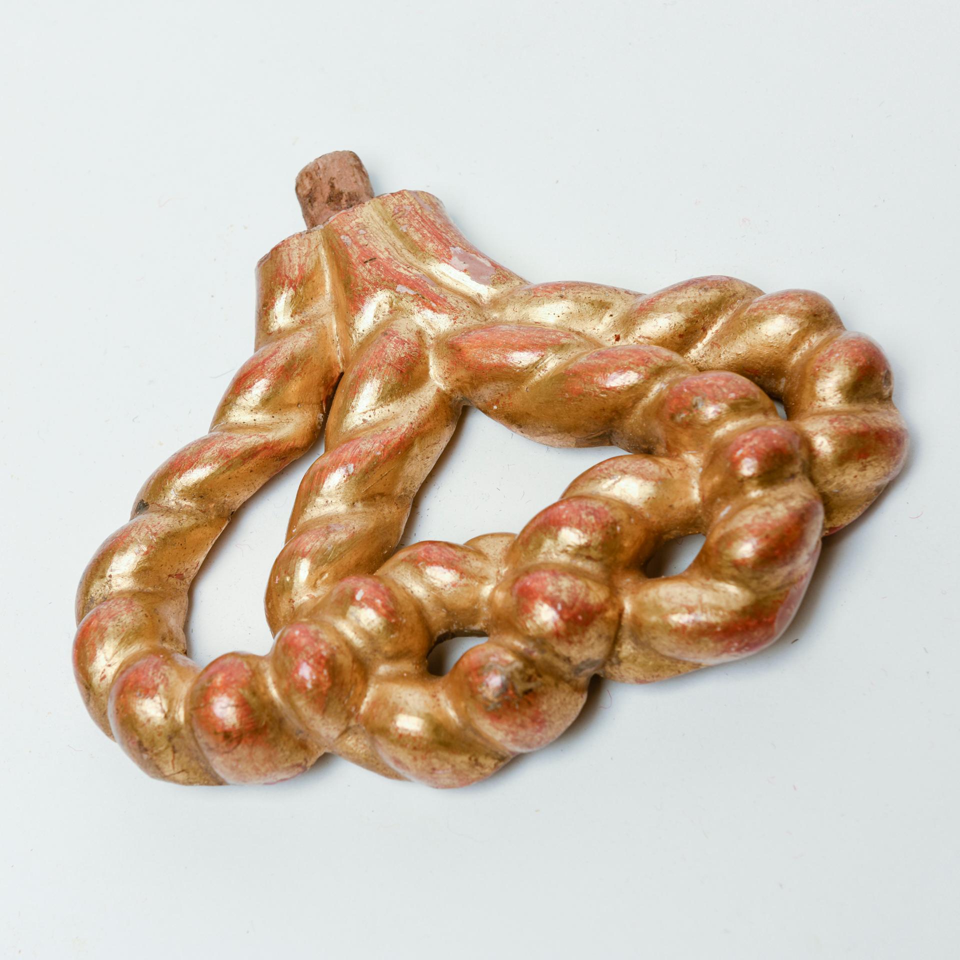 Paar kleine vergoldete Holzfriese im Angebot 4