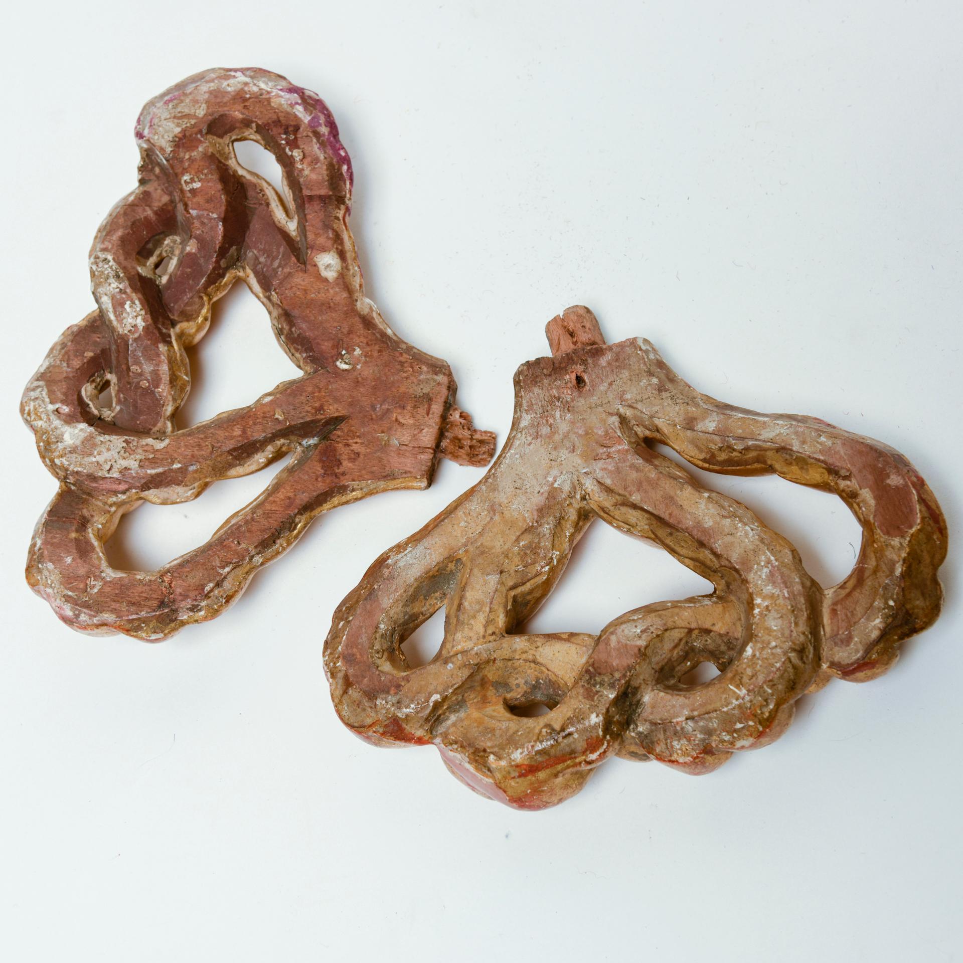 Paar kleine vergoldete Holzfriese im Angebot 5