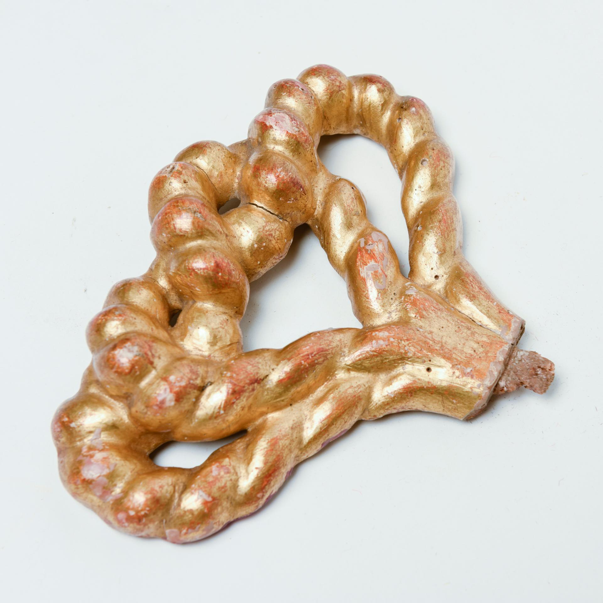 Paar kleine vergoldete Holzfriese (19. Jahrhundert) im Angebot