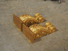 Pair of Small Giltwood S-Scroll Wall Brackets with Acanthus Motifs, Late 20th C.