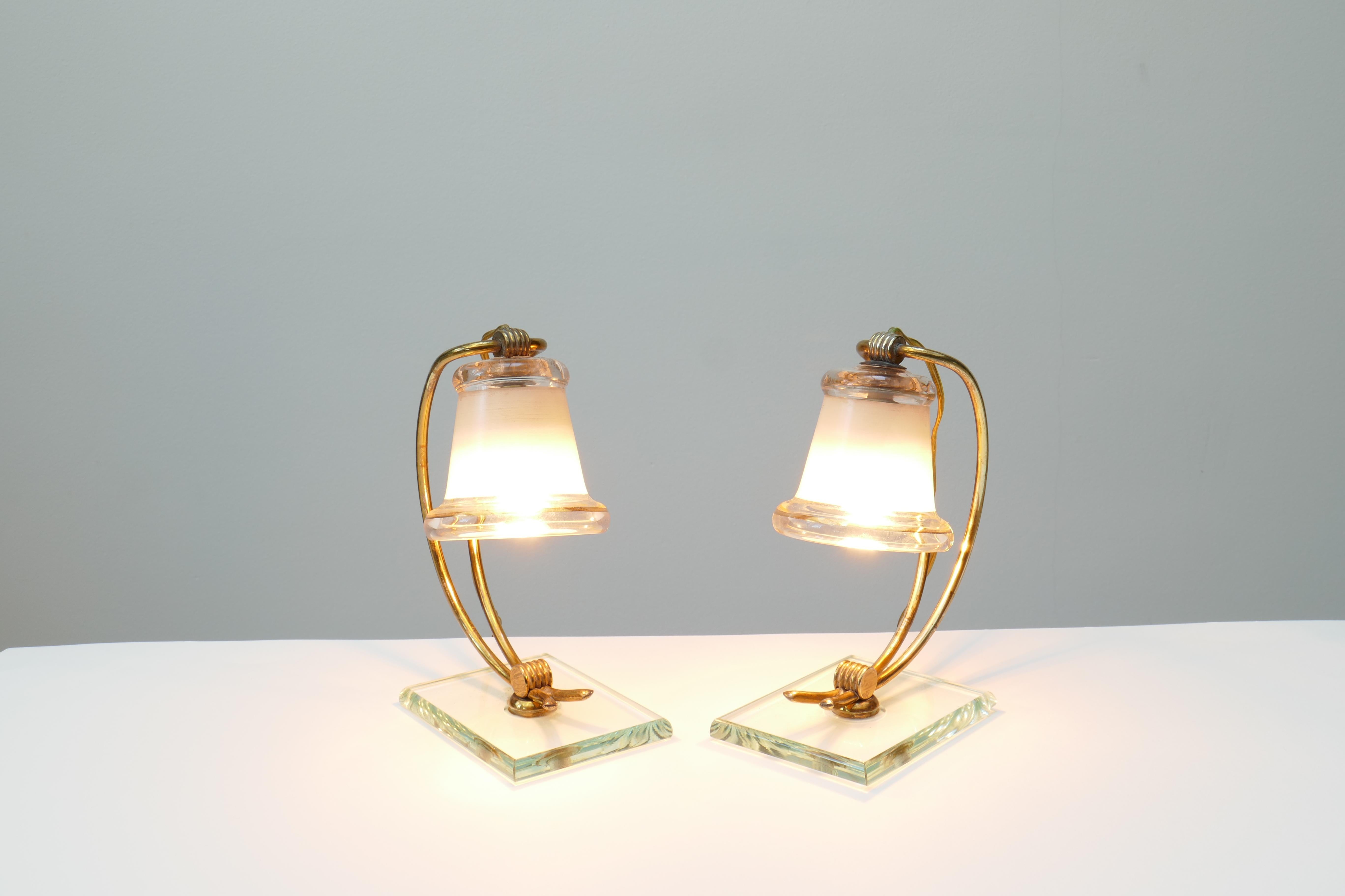 Paire de petites lampes en verre et laiton, Italie, années 1950  en vente 2