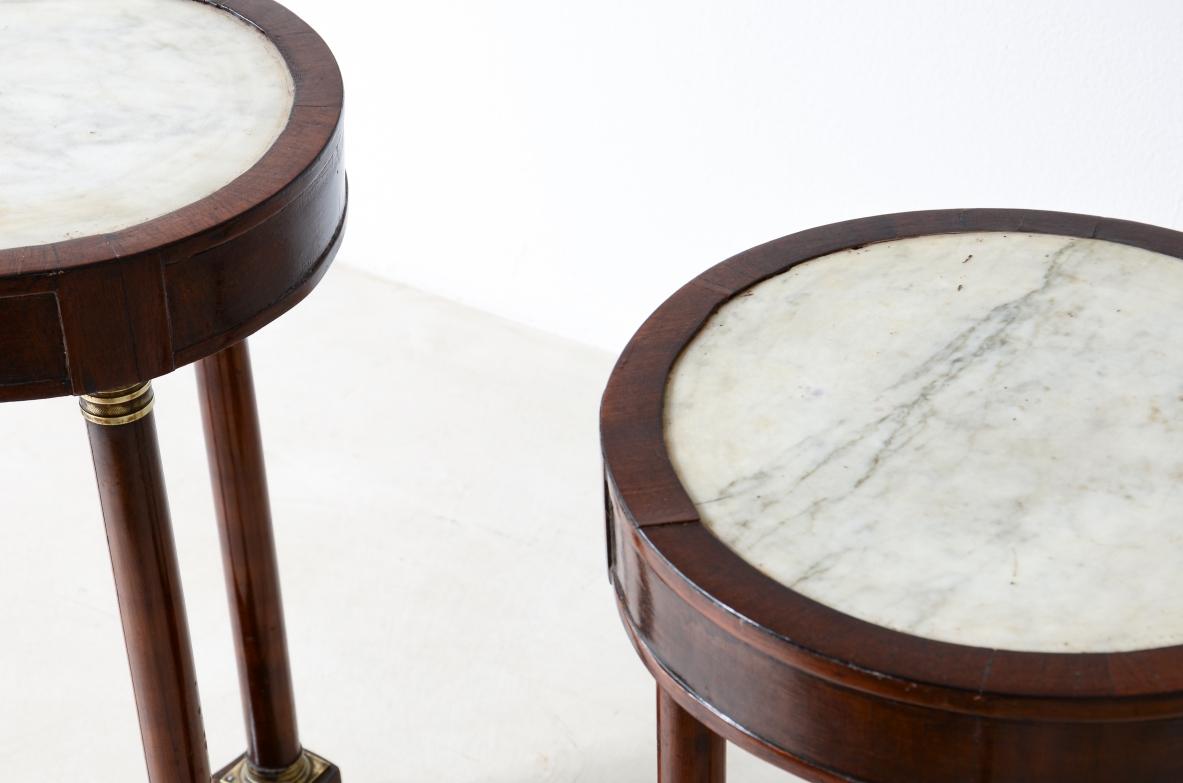 Neoclassical pair of small Gueridon with three columns and drum top with inset marble For Sale