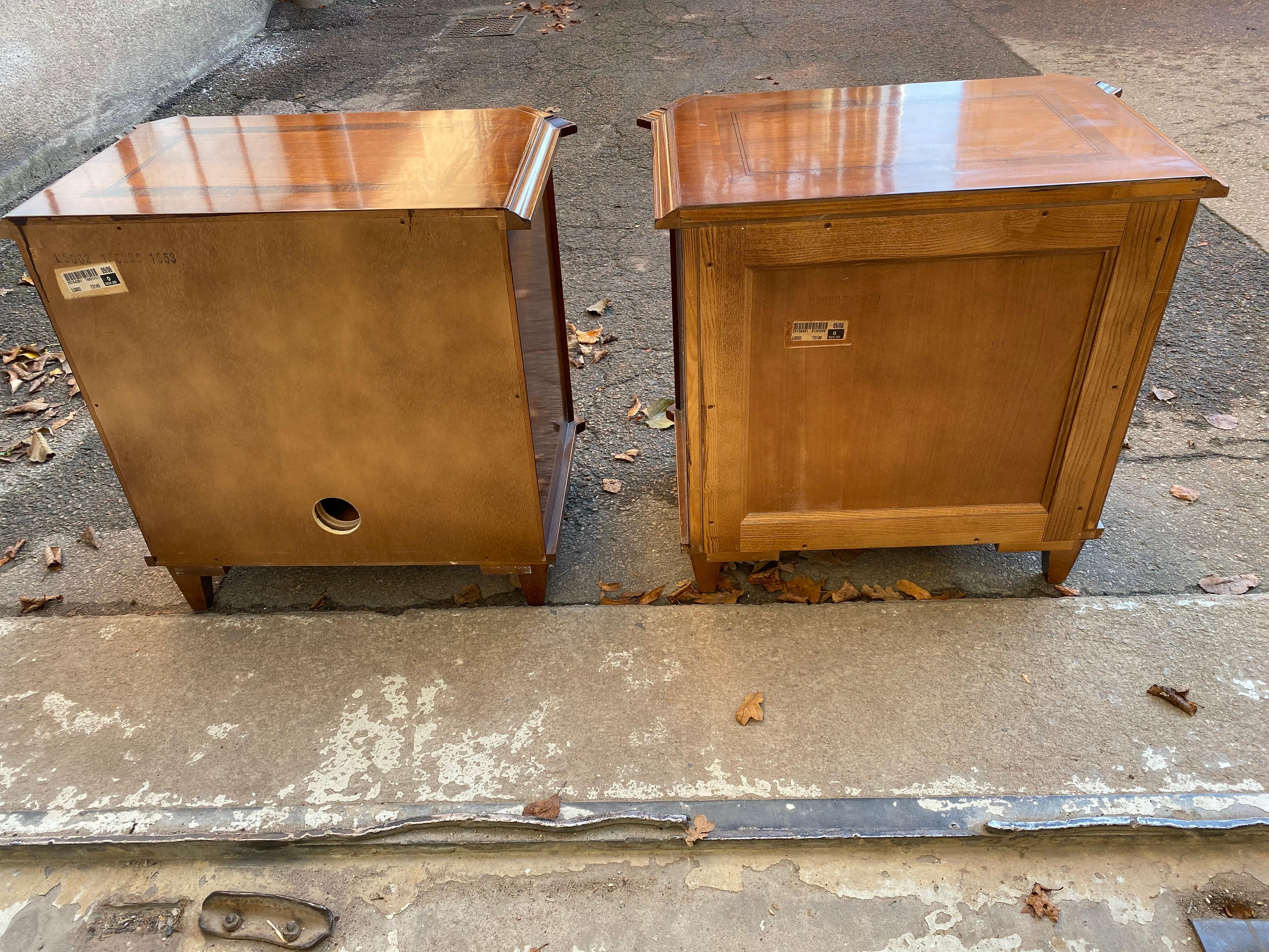 Pair of Small Italian Chests of Drawer in Walnut For Sale 3