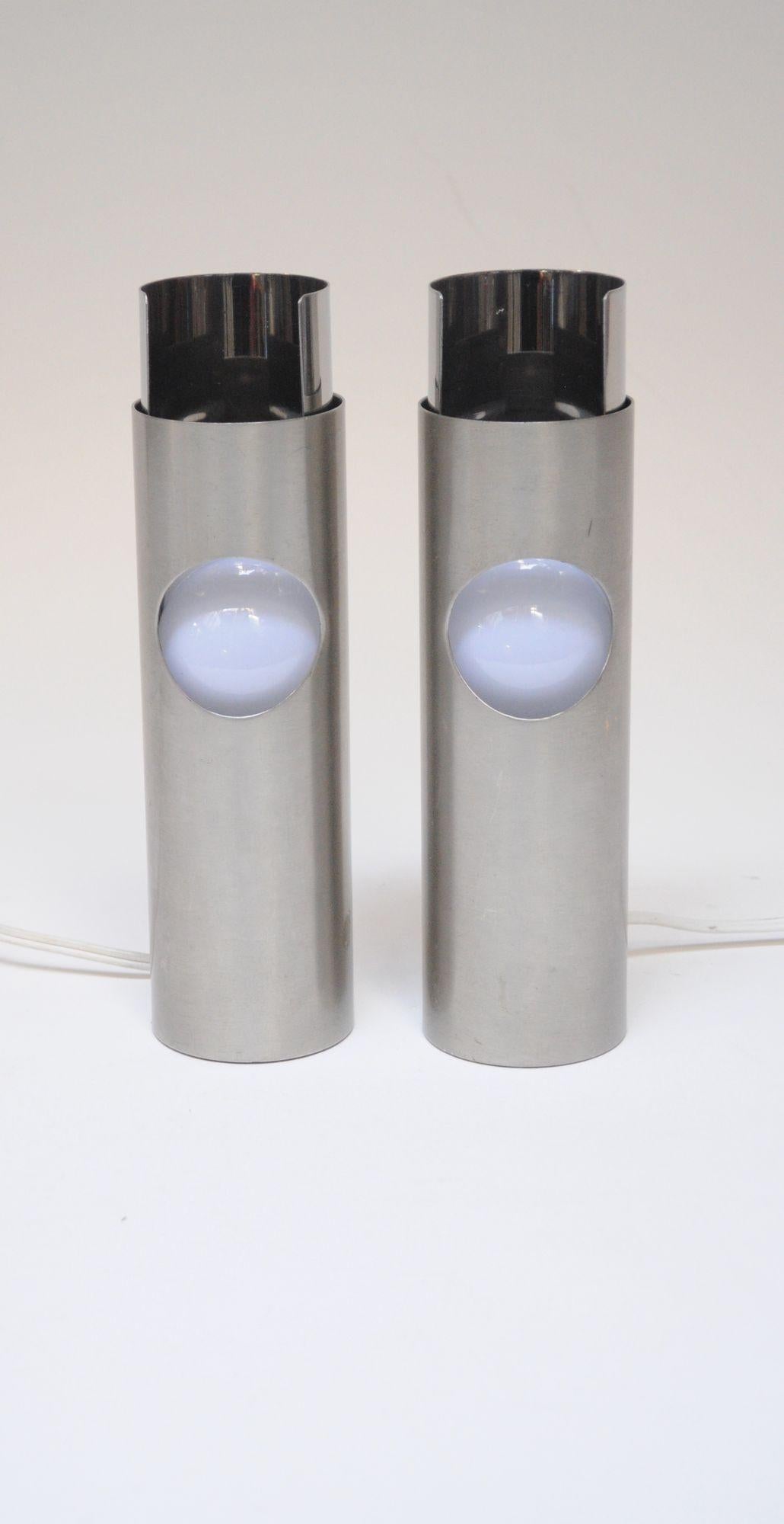 Pair of Small Italian Cylindrical Aluminum Bedside Lamps by Gaetano Missaglia For Sale 11